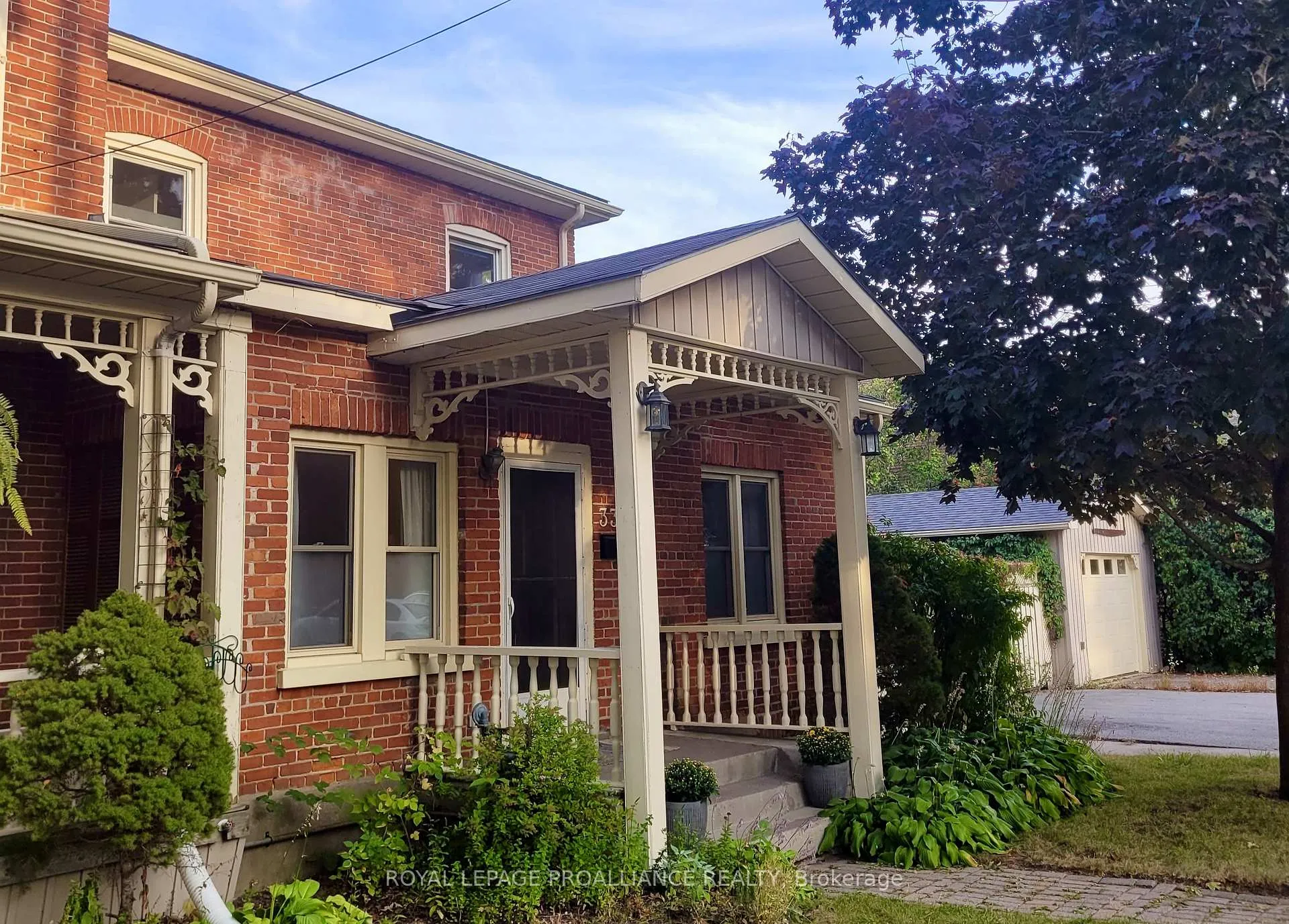 Photo 2 of 335 Albert Street, Belleville, Belleville Ward — HOMEH