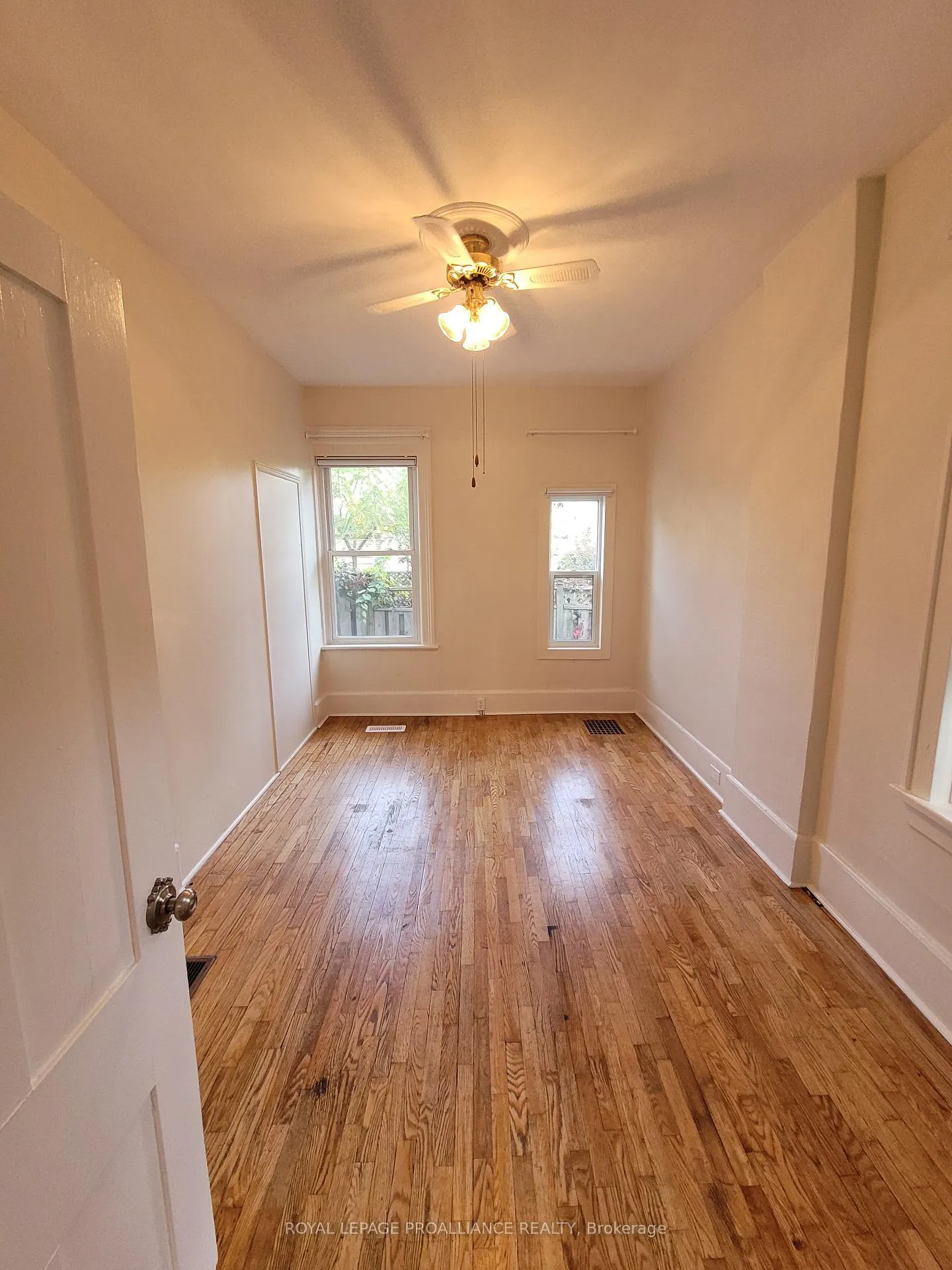 Photo 8 of 335 Albert Street, Belleville, Belleville Ward — HOMEH