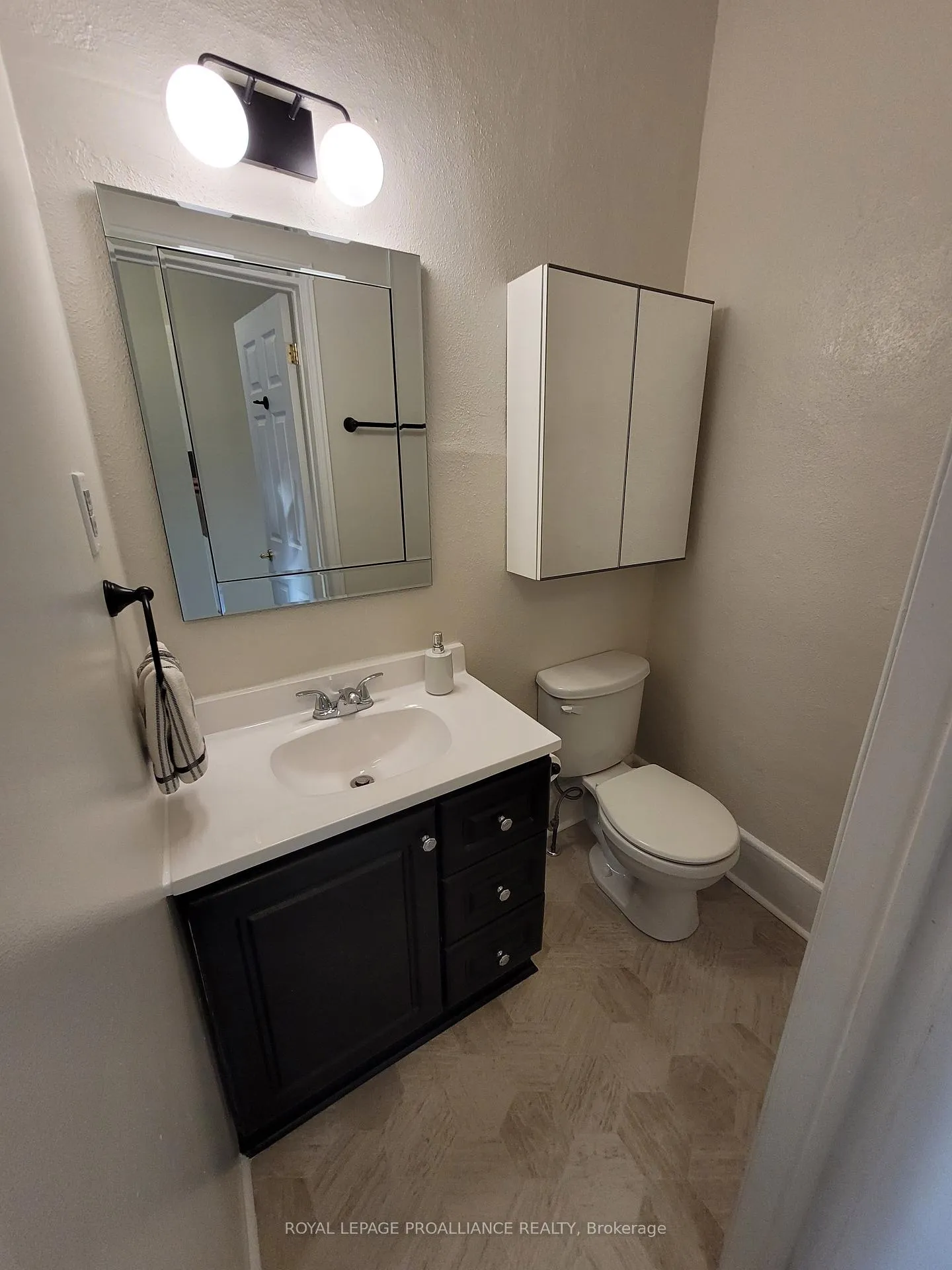 Photo 10 of 335 Albert Street, Belleville, Belleville Ward — HOMEH
