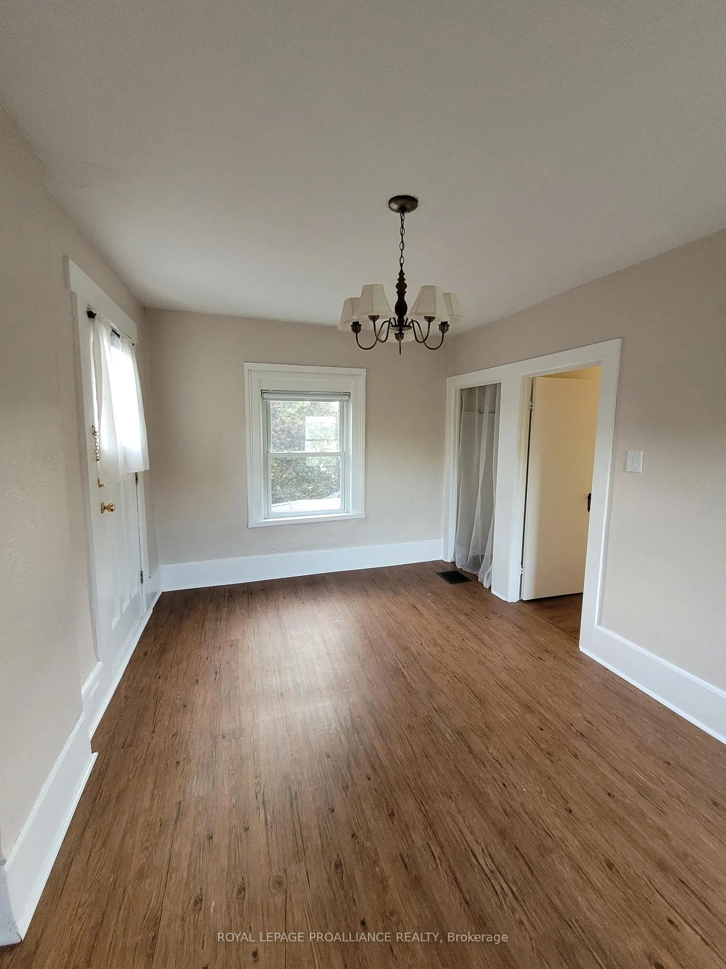 Photo 21 of 335 Albert Street, Belleville, Belleville Ward — HOMEH