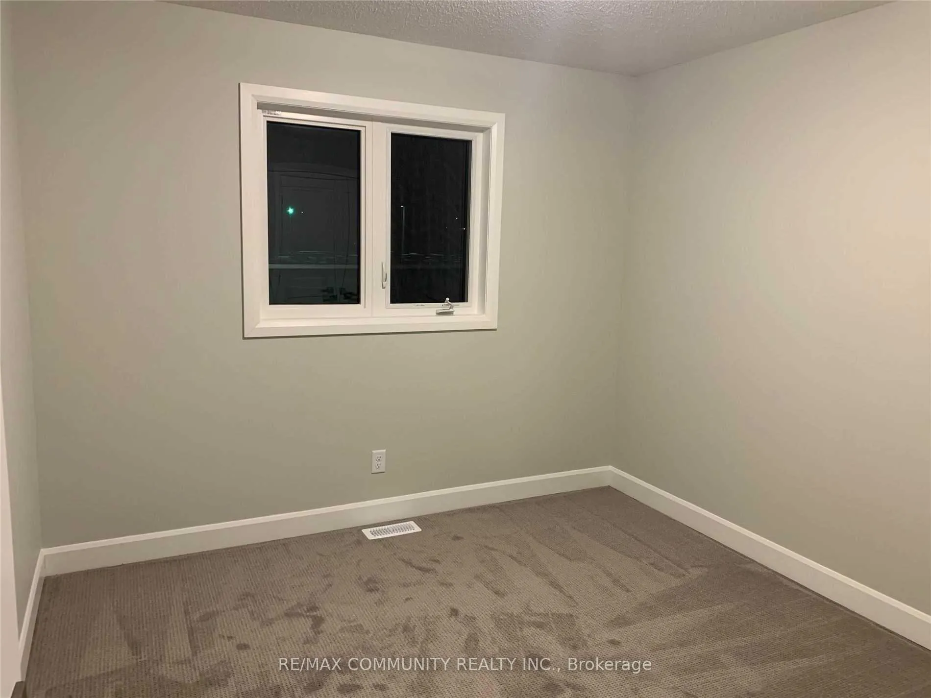 Photo 16 of 1209 Max Crescent, Kingston, City Northwest — HOMEH