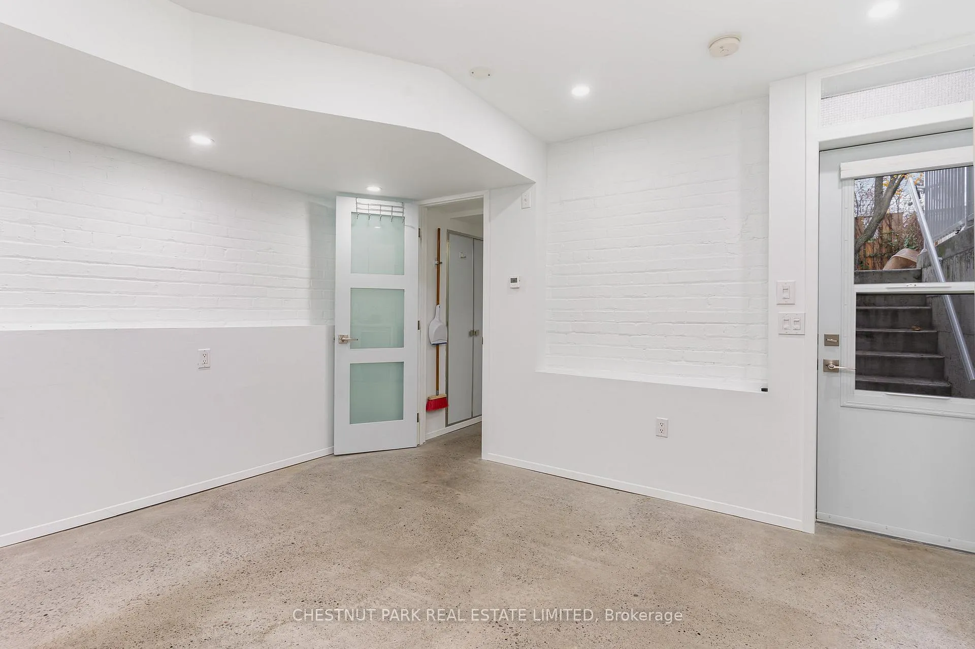 Photo 3 of Unit 2, 909 Manning Avenue, Toronto, The Annex — HOMEH