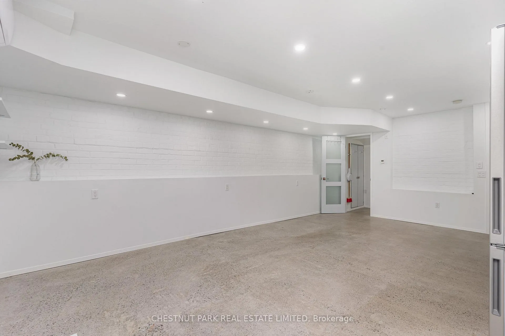 Photo 4 of Unit 2, 909 Manning Avenue, Toronto, The Annex — HOMEH
