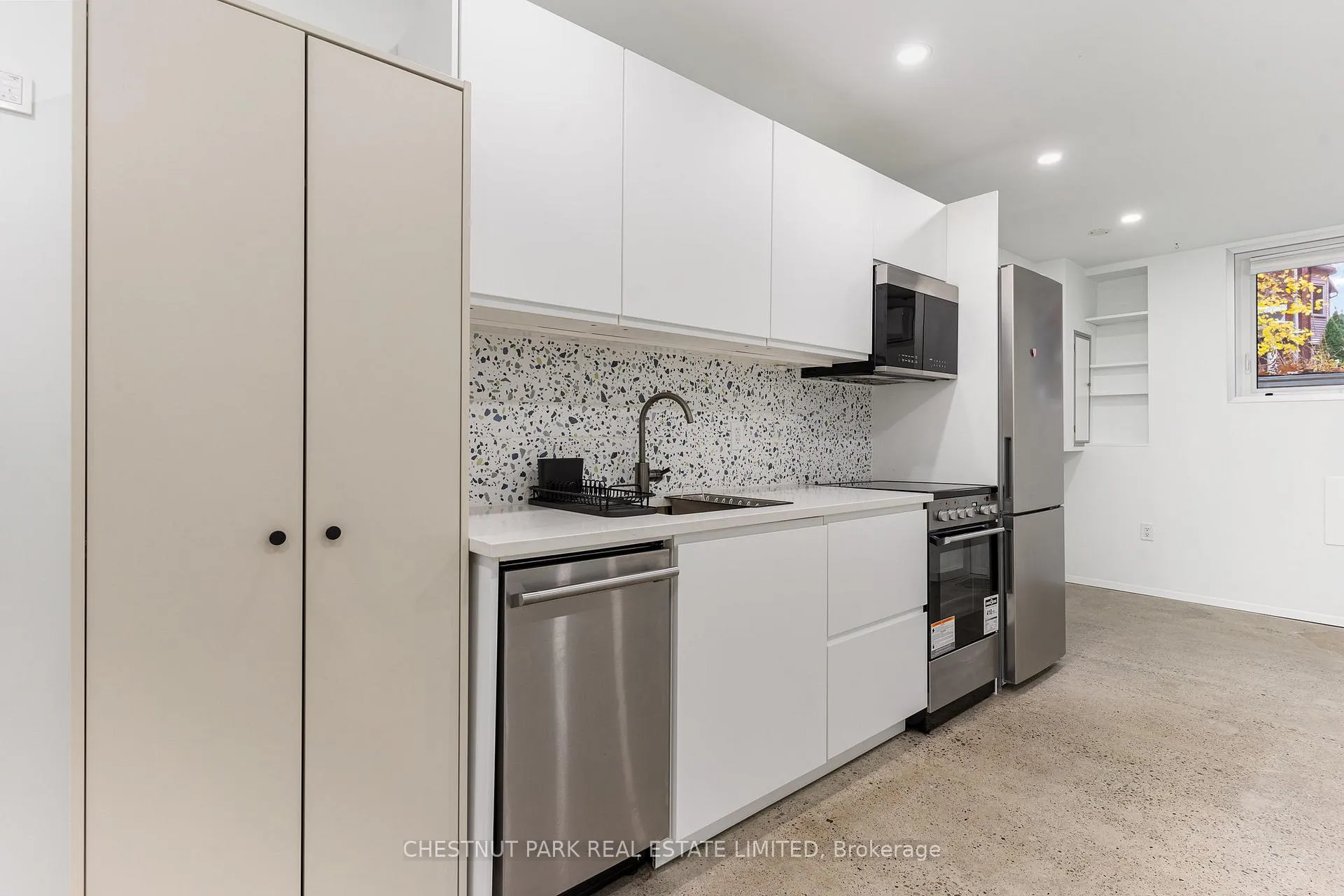 Photo 13 of Unit 2, 909 Manning Avenue, Toronto, The Annex — HOMEH