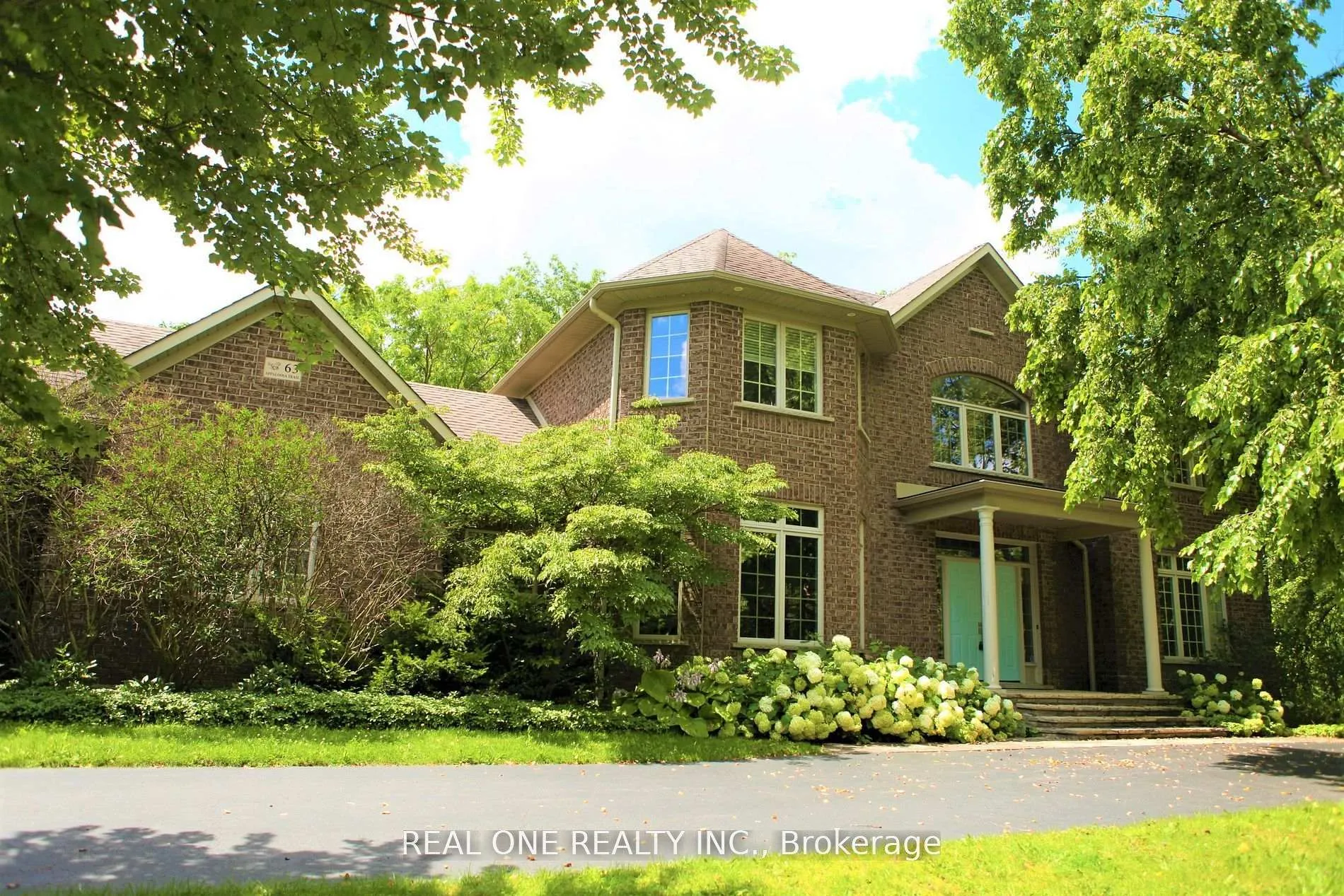 Photo 2 of 63 Appaloosa Trail, Hamilton, Carlisle — HOMEH