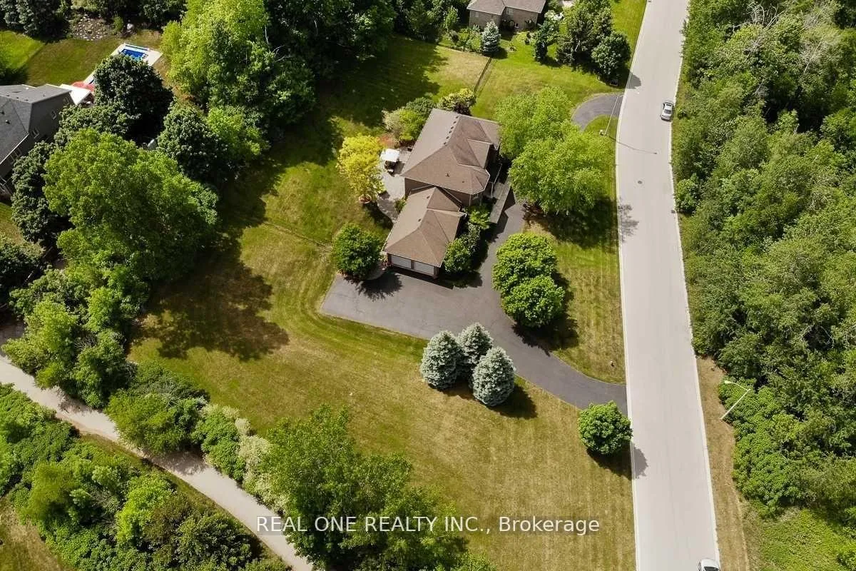 Photo 4 of 63 Appaloosa Trail, Hamilton, Carlisle — HOMEH