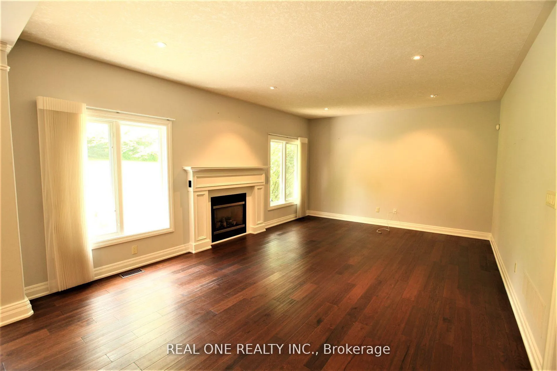 Photo 9 of 63 Appaloosa Trail, Hamilton, Carlisle — HOMEH
