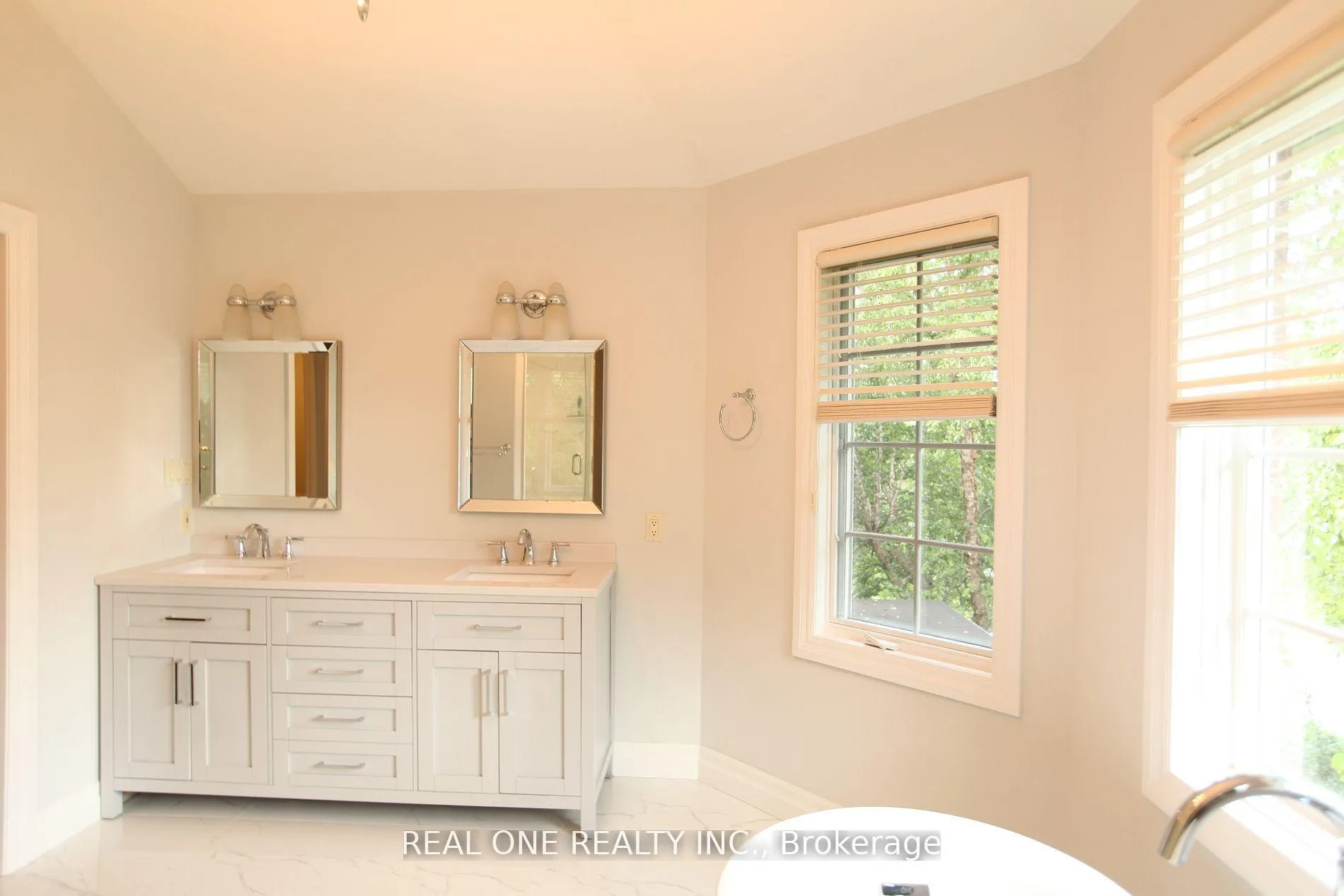 Photo 21 of 63 Appaloosa Trail, Hamilton, Carlisle — HOMEH