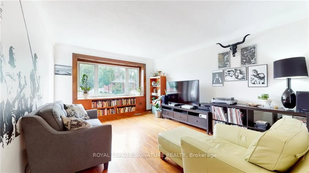 Photo 2 of Unit Upper, 282 East 18th Street, Hamilton, Inch Park — HOMEH