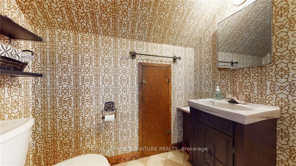 Photo 10 of Unit Upper, 282 East 18th Street, Hamilton, Inch Park — HOMEH