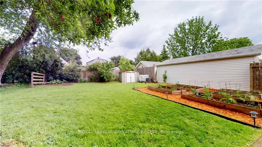 Photo 12 of Unit Upper, 282 East 18th Street, Hamilton, Inch Park — HOMEH