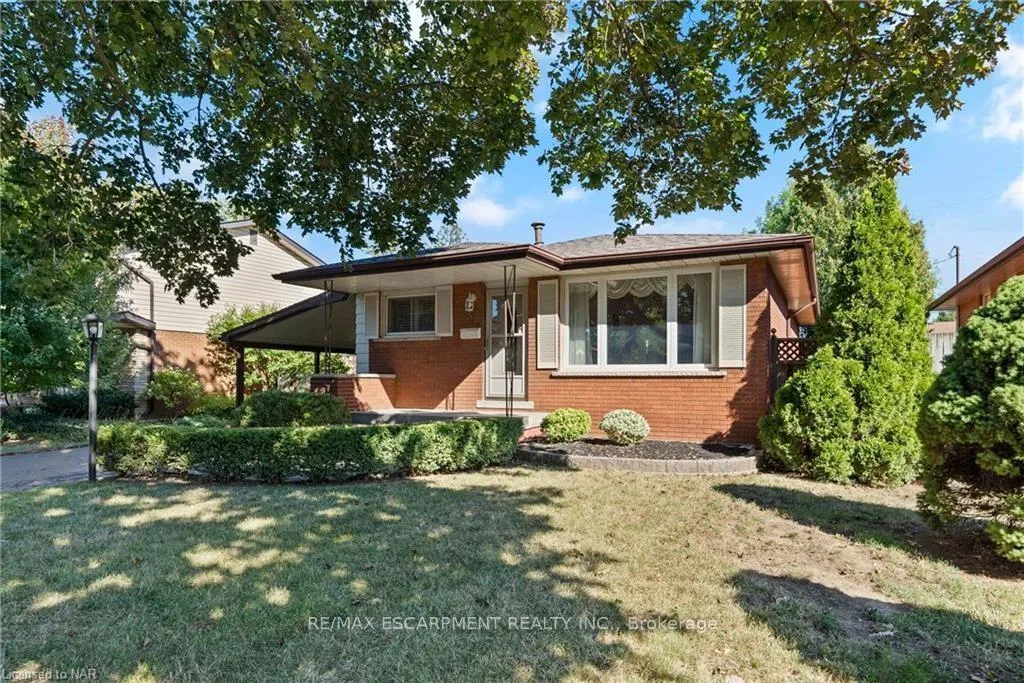 Photo 1 of Unit Upper, 37 Goldfinch Road, Hamilton, Bruleville — HOMEH