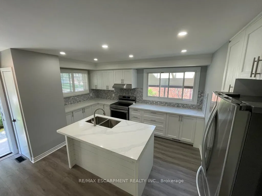 Photo 3 of Unit Upper, 37 Goldfinch Road, Hamilton, Bruleville — HOMEH