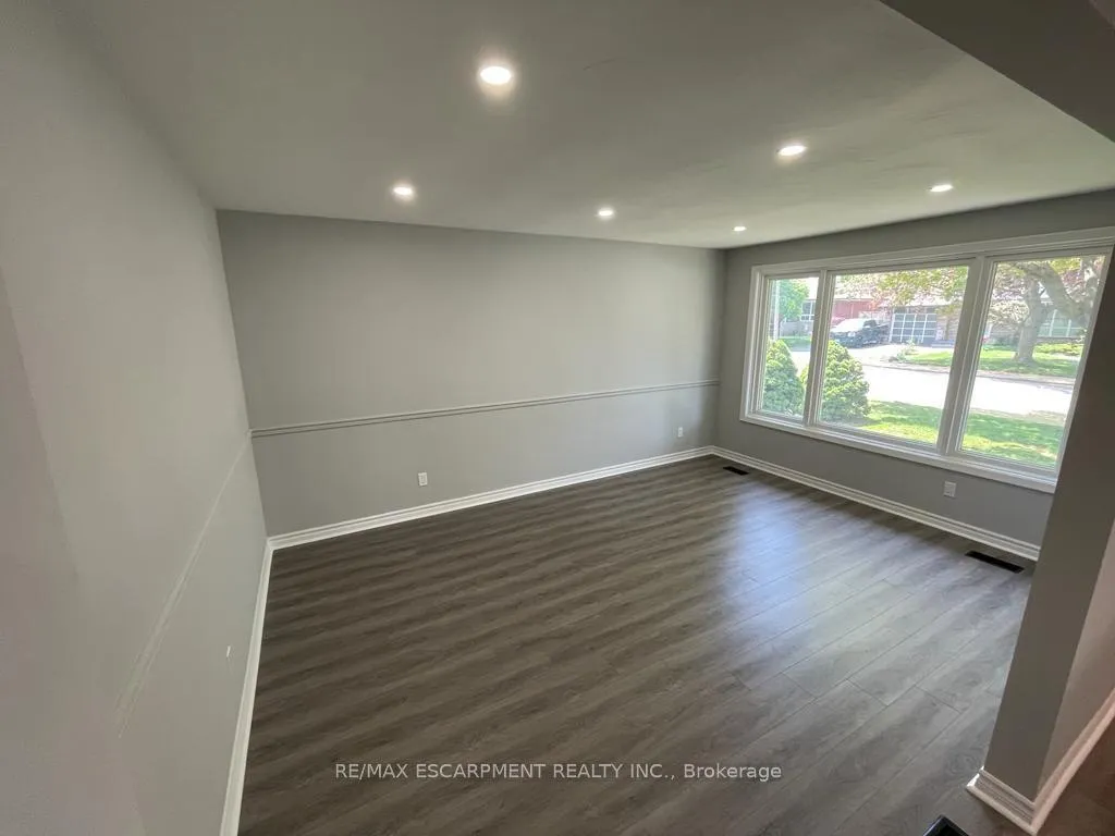 Photo 4 of Unit Upper, 37 Goldfinch Road, Hamilton, Bruleville — HOMEH