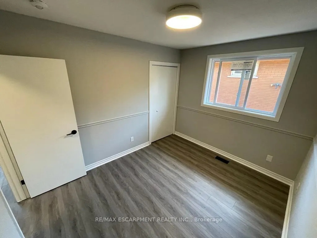 Photo 6 of Unit Upper, 37 Goldfinch Road, Hamilton, Bruleville — HOMEH