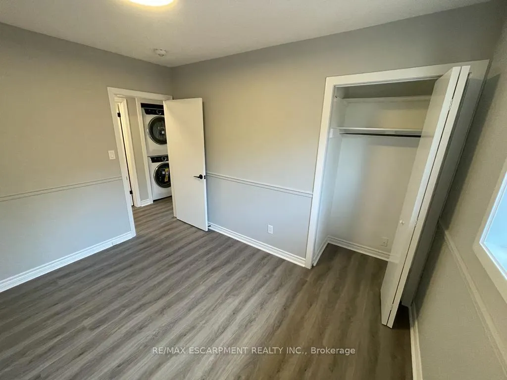 Photo 7 of Unit Upper, 37 Goldfinch Road, Hamilton, Bruleville — HOMEH