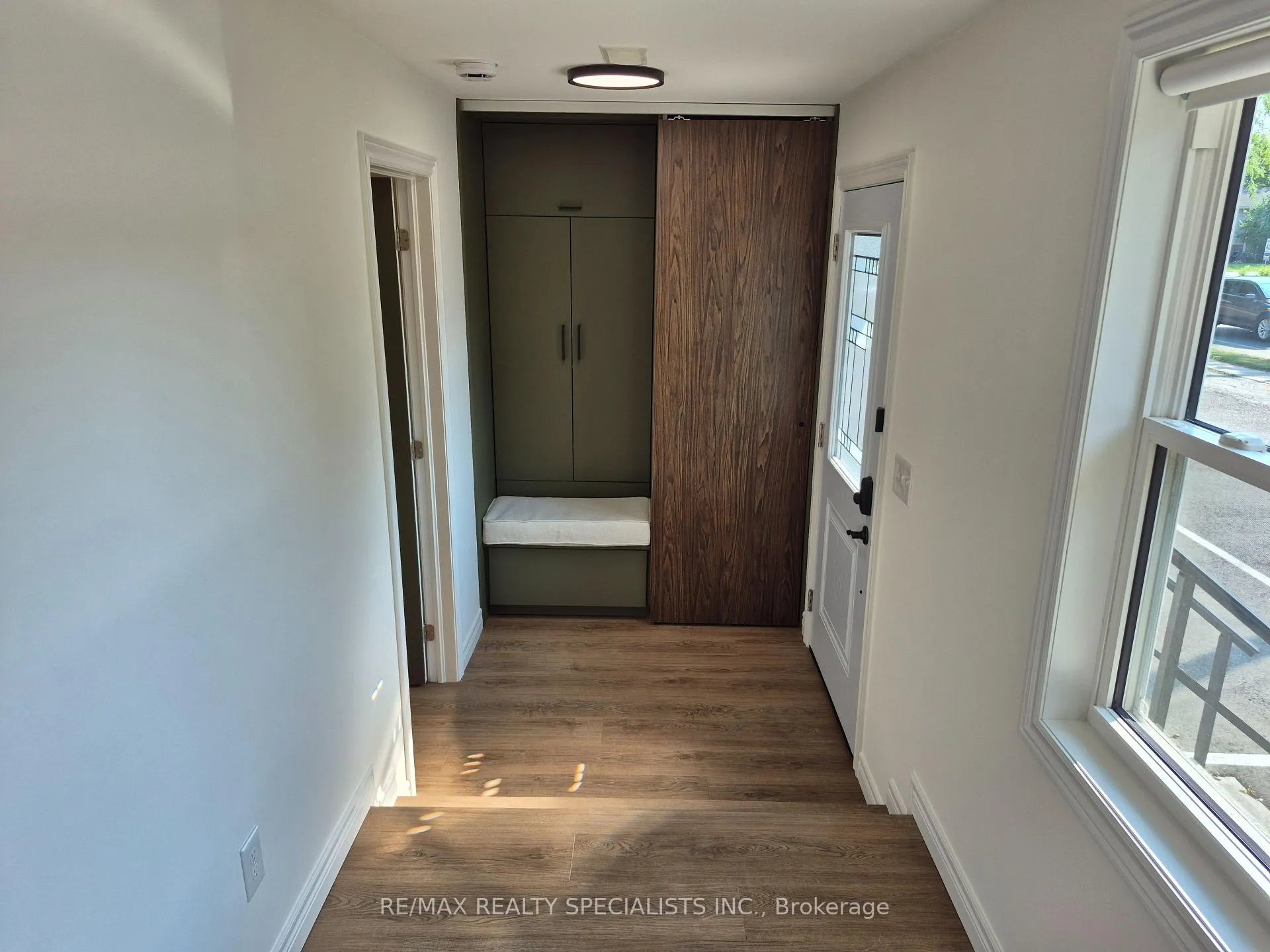 Photo 3 of Unit 2, 209 Pelham Road, St. Catharines, Western Hill — HOMEH