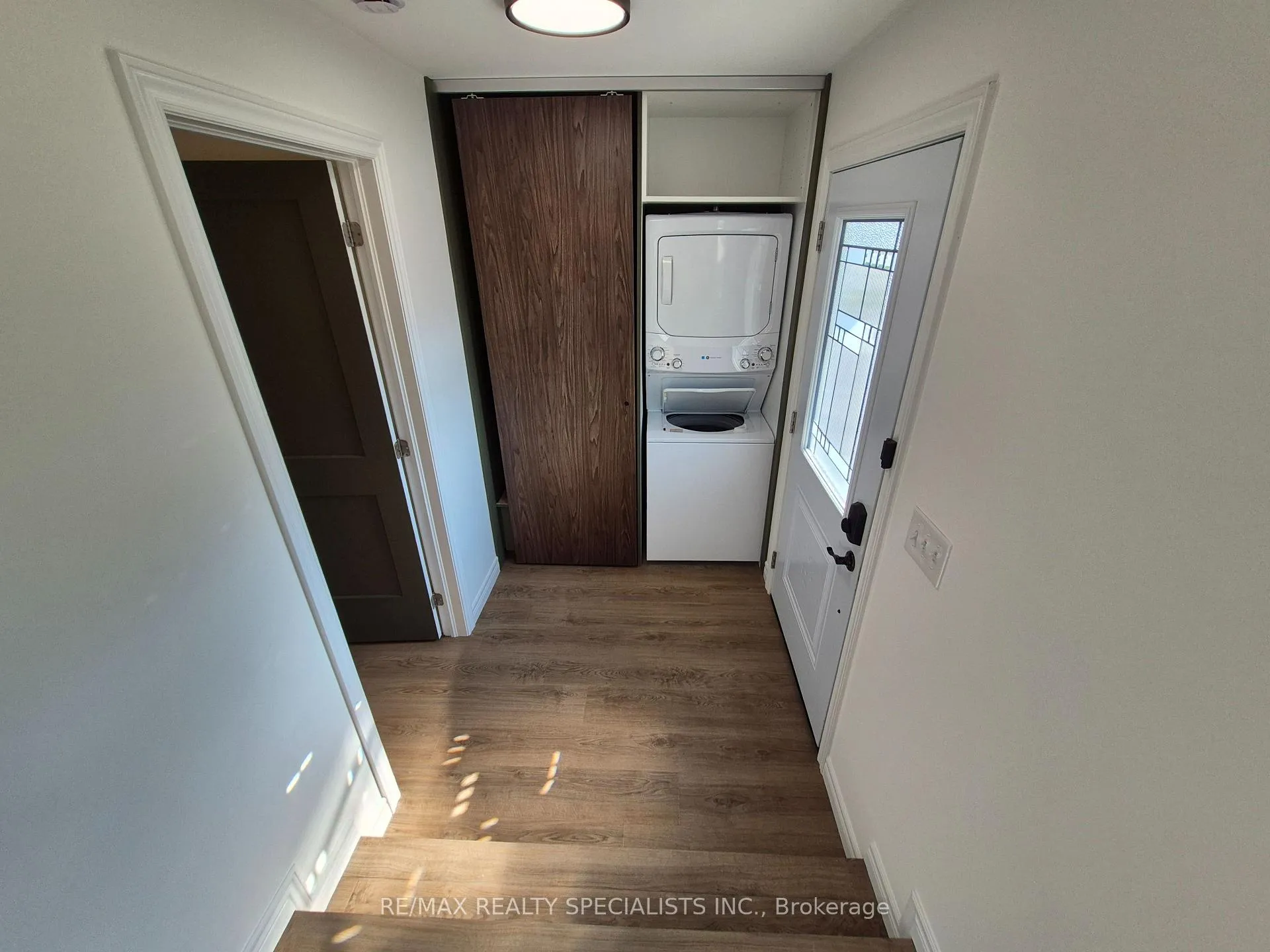 Photo 4 of Unit 2, 209 Pelham Road, St. Catharines, Western Hill — HOMEH
