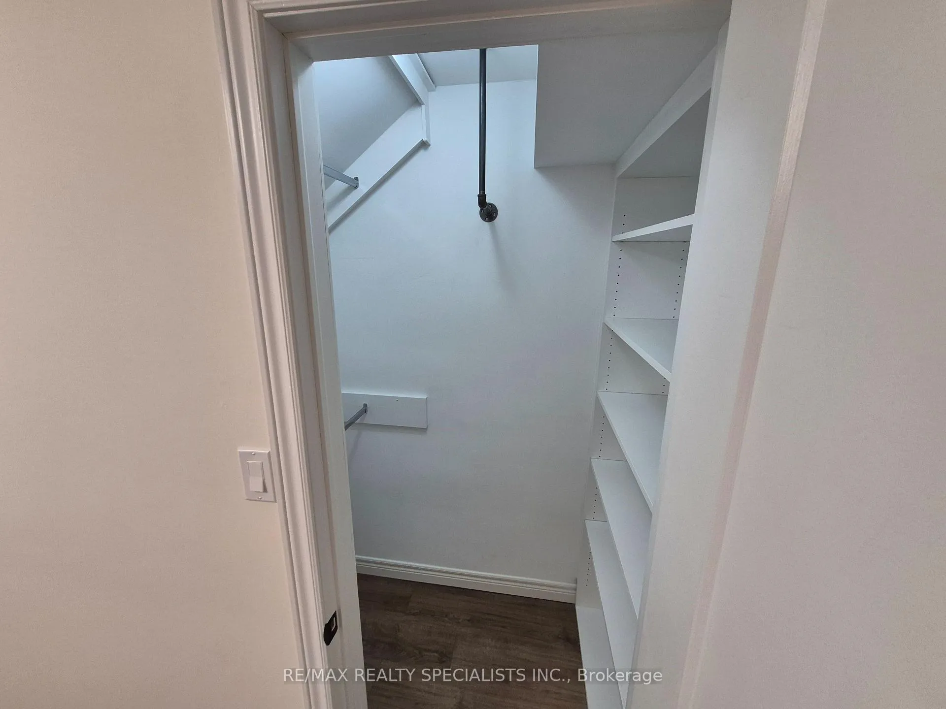 Photo 7 of Unit 2, 209 Pelham Road, St. Catharines, Western Hill — HOMEH