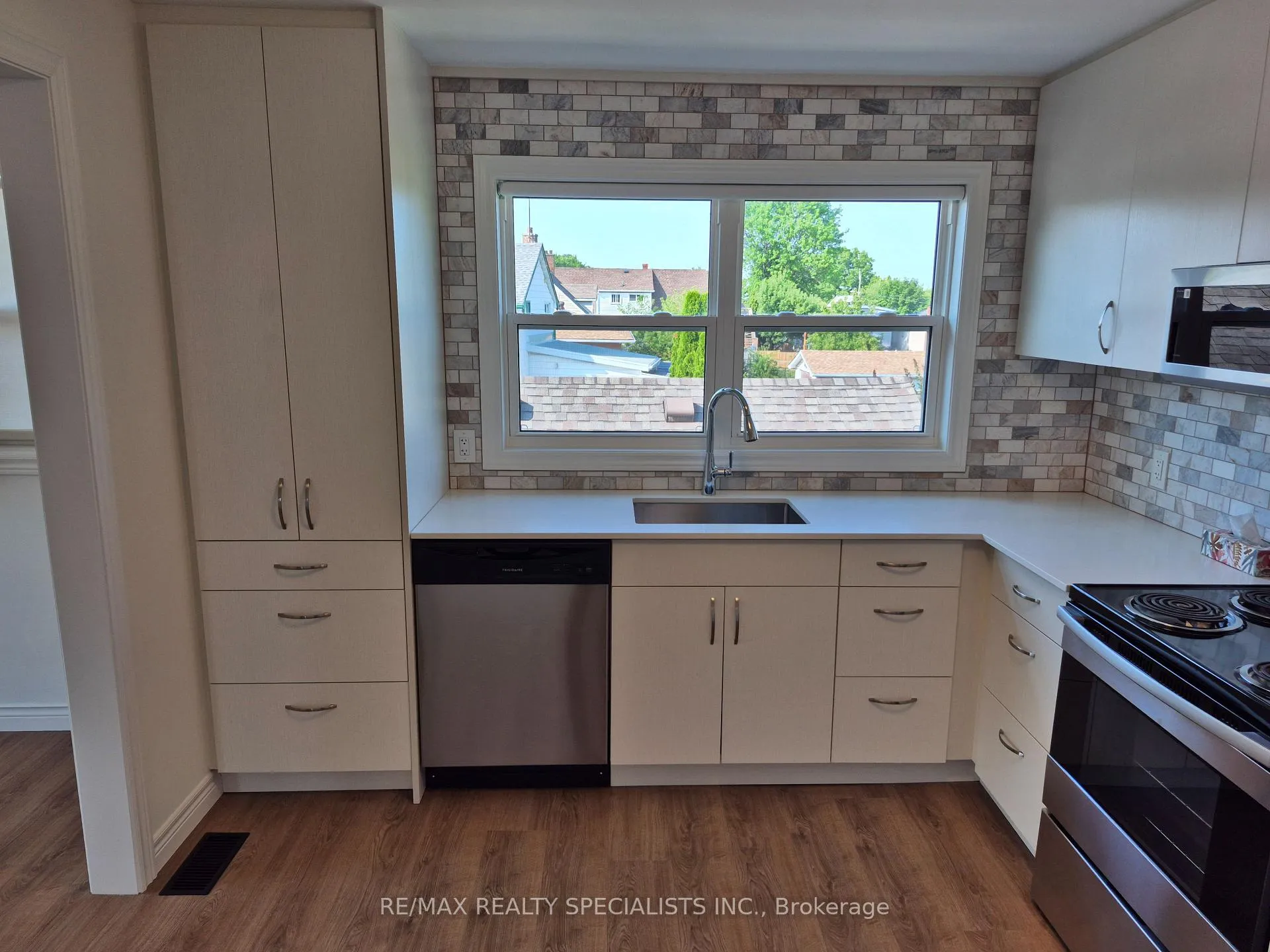 Photo 10 of Unit 2, 209 Pelham Road, St. Catharines, Western Hill — HOMEH