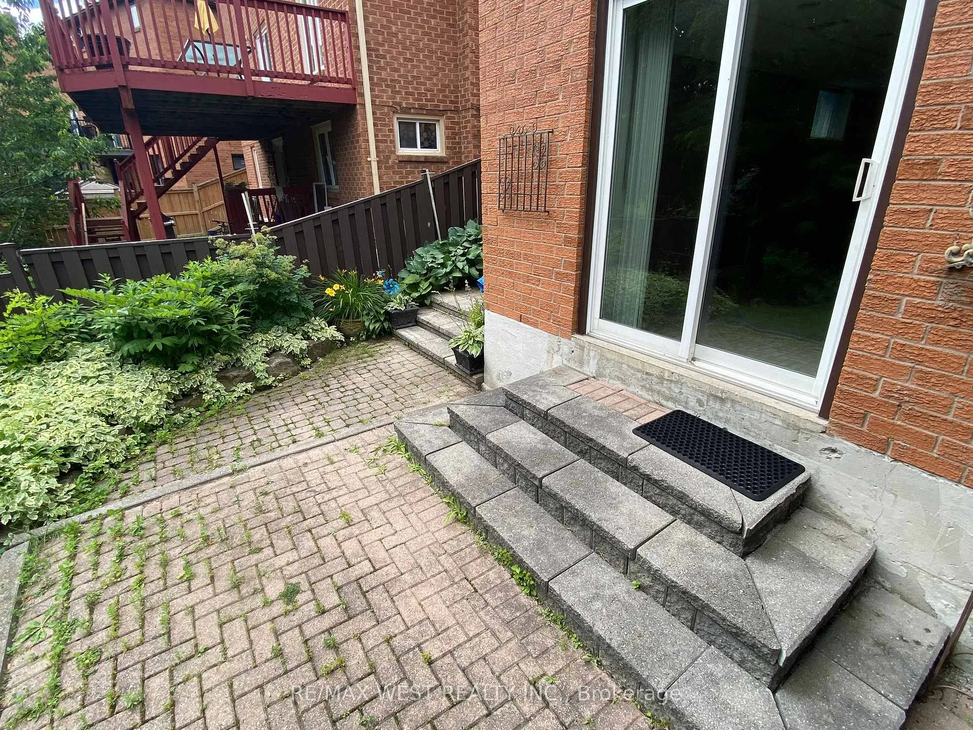 Photo 2 of 37 Cromarty Place, Vaughan, Maple — HOMEH
