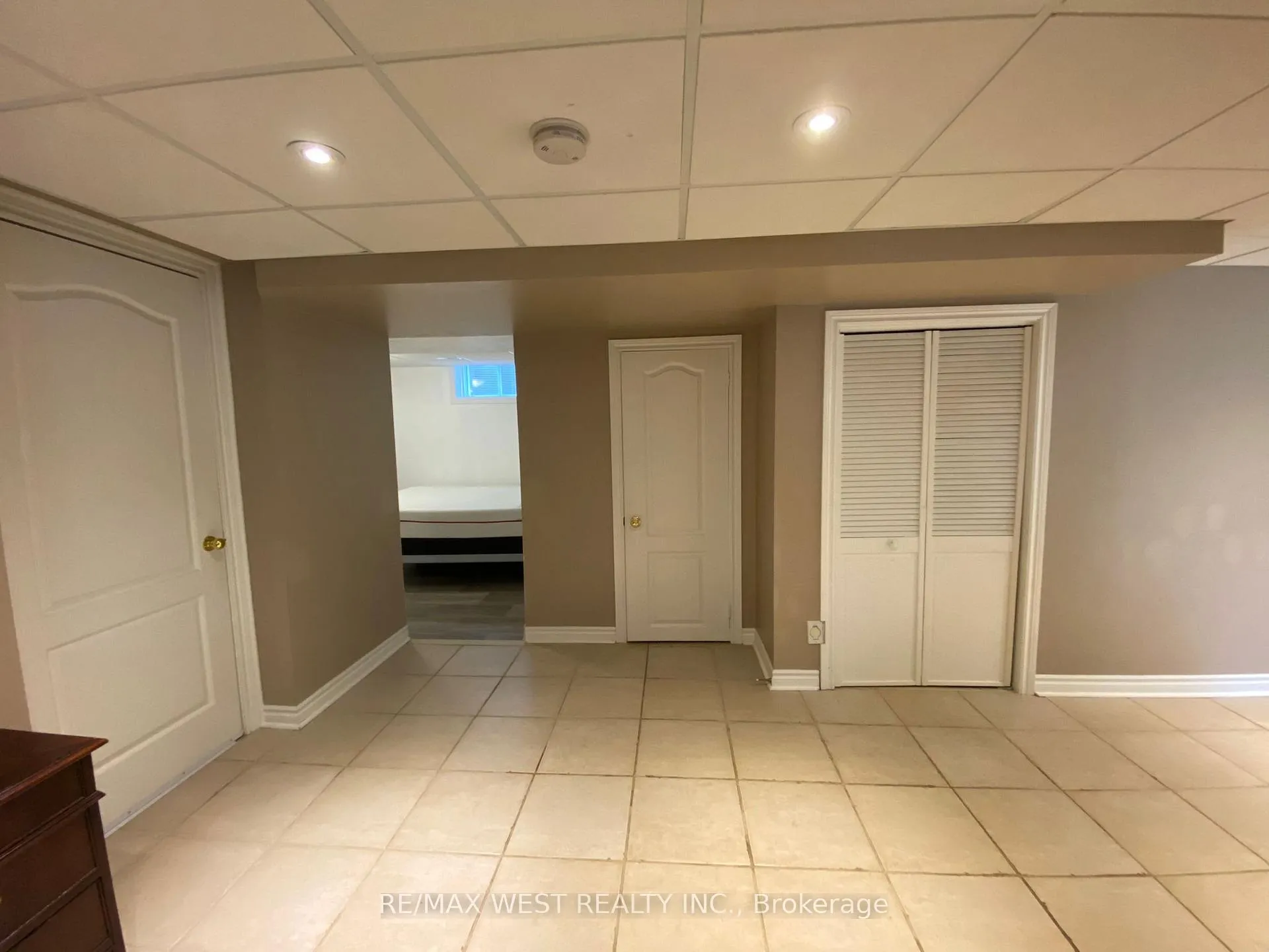 Photo 4 of 37 Cromarty Place, Vaughan, Maple — HOMEH