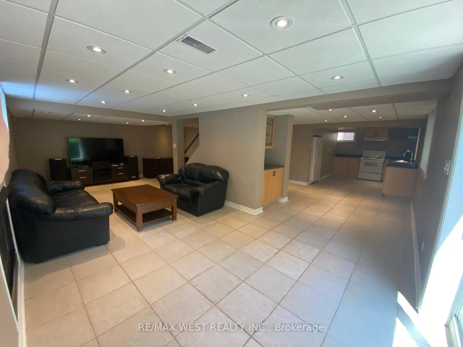 Photo 8 of 37 Cromarty Place, Vaughan, Maple — HOMEH