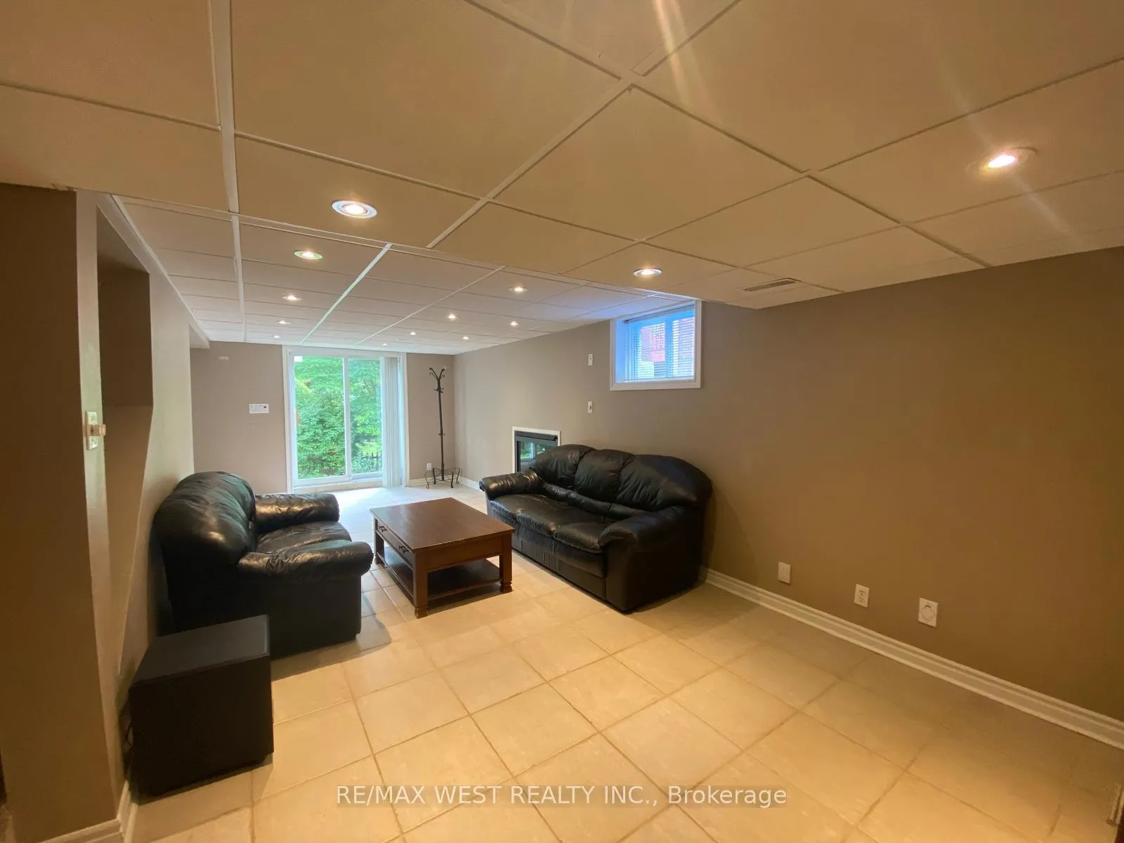 Photo 9 of 37 Cromarty Place, Vaughan, Maple — HOMEH
