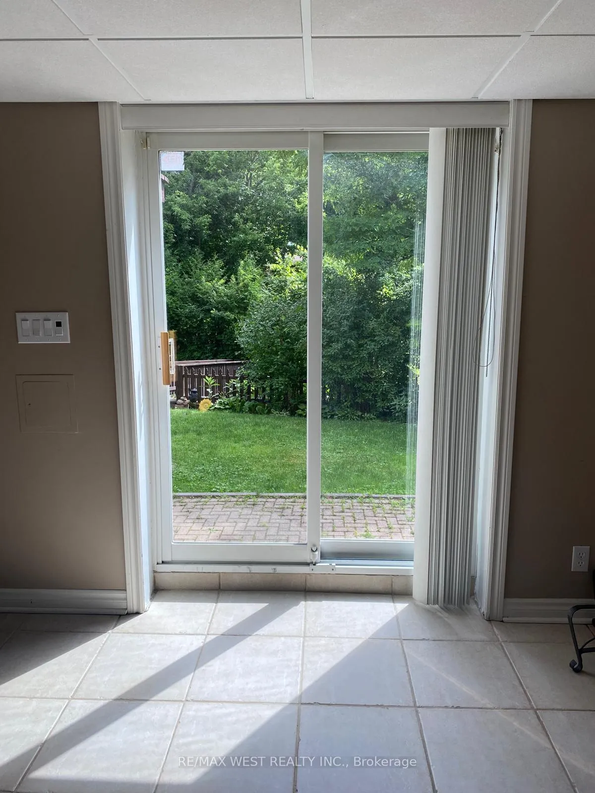 Photo 10 of 37 Cromarty Place, Vaughan, Maple — HOMEH