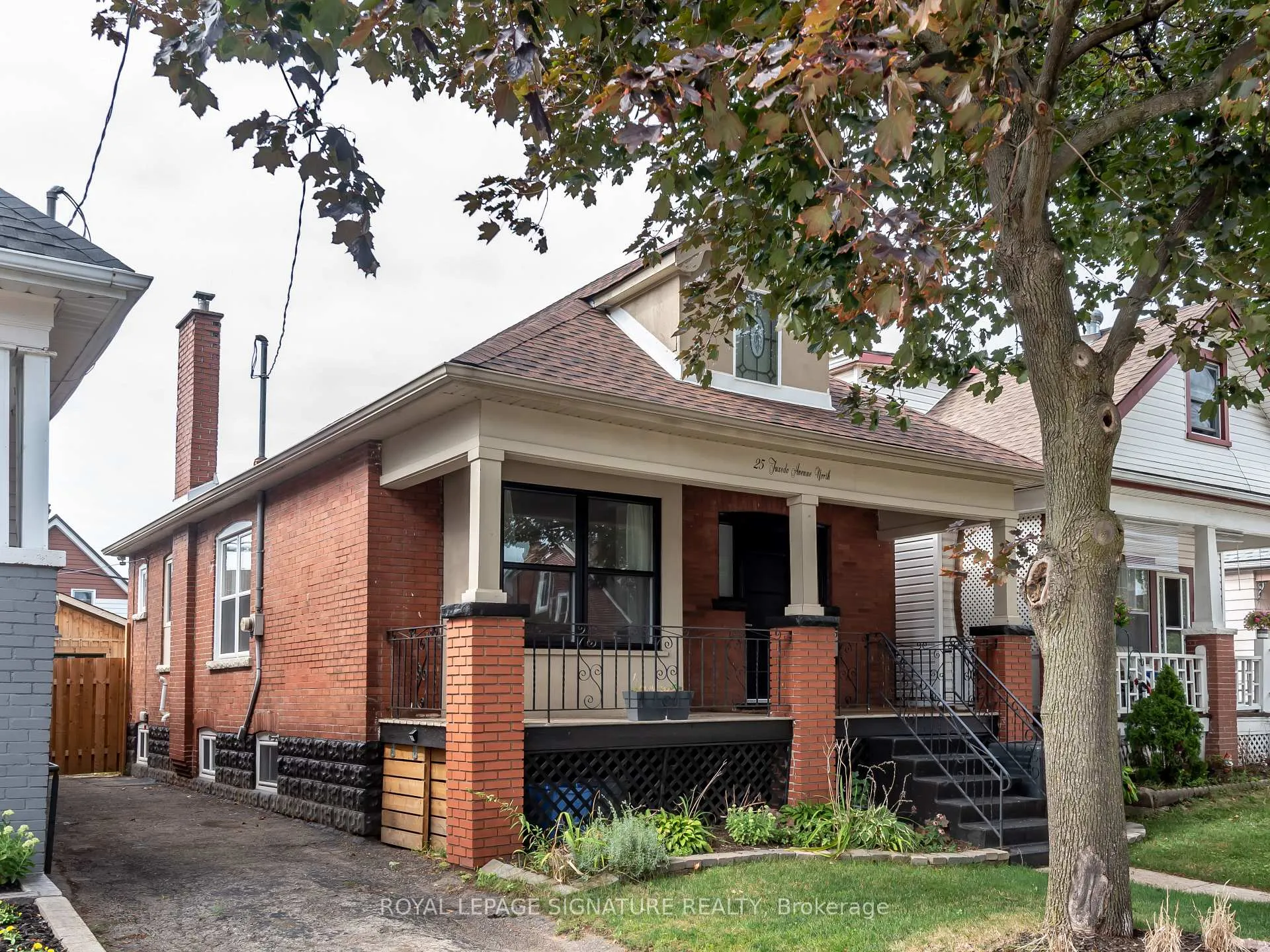 Photo 2 of 25 Tuxedo Avenue N, Hamilton, Crown Point — HOMEH