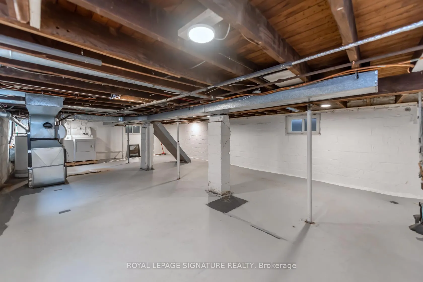 Photo 13 of 25 Tuxedo Avenue N, Hamilton, Crown Point — HOMEH