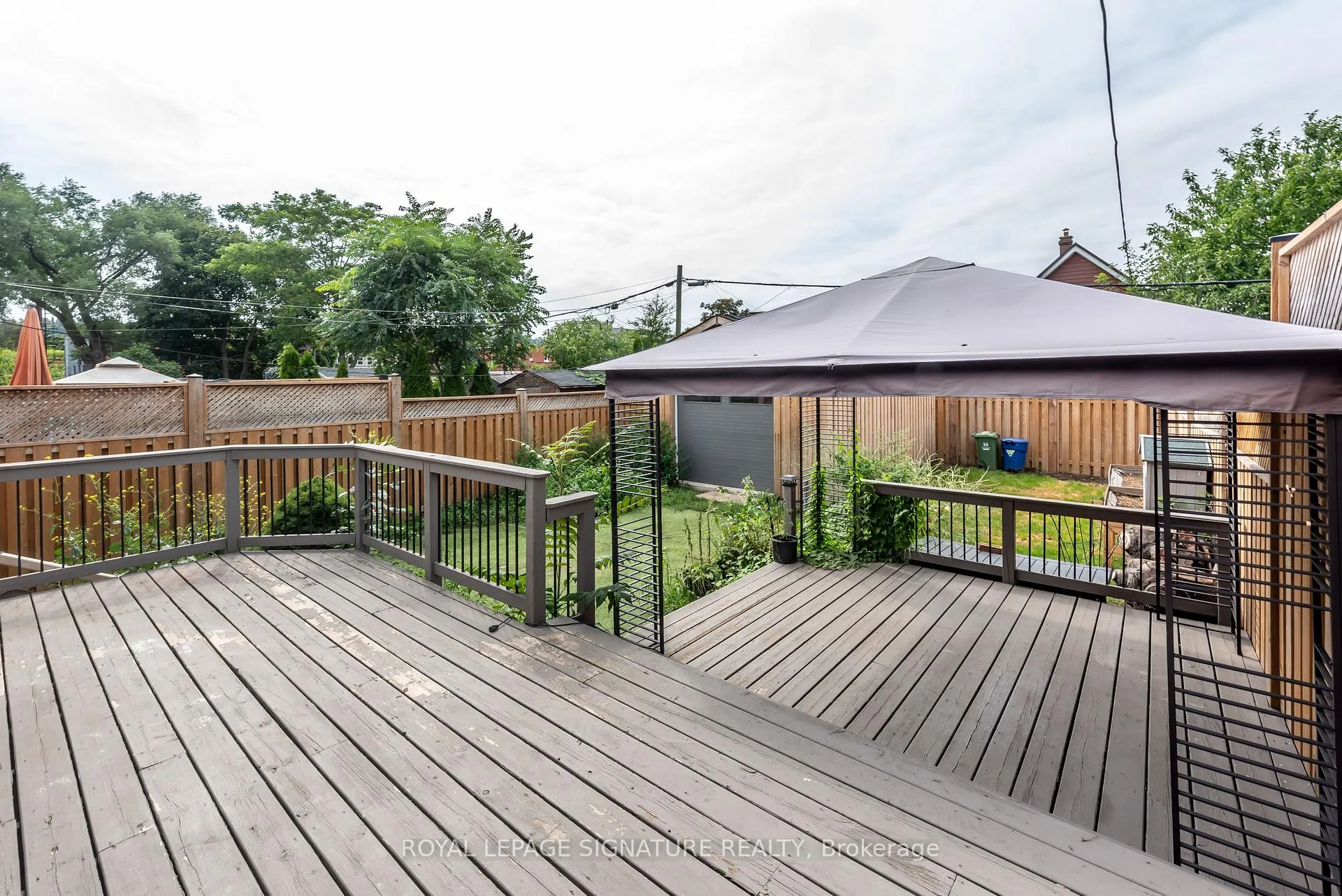Photo 15 of 25 Tuxedo Avenue N, Hamilton, Crown Point — HOMEH