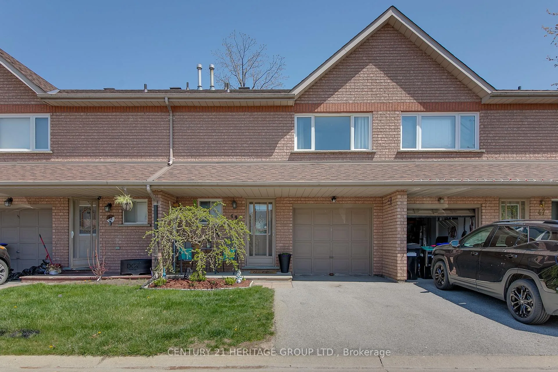 Front of Unit 6, 49 Riverley Lane E