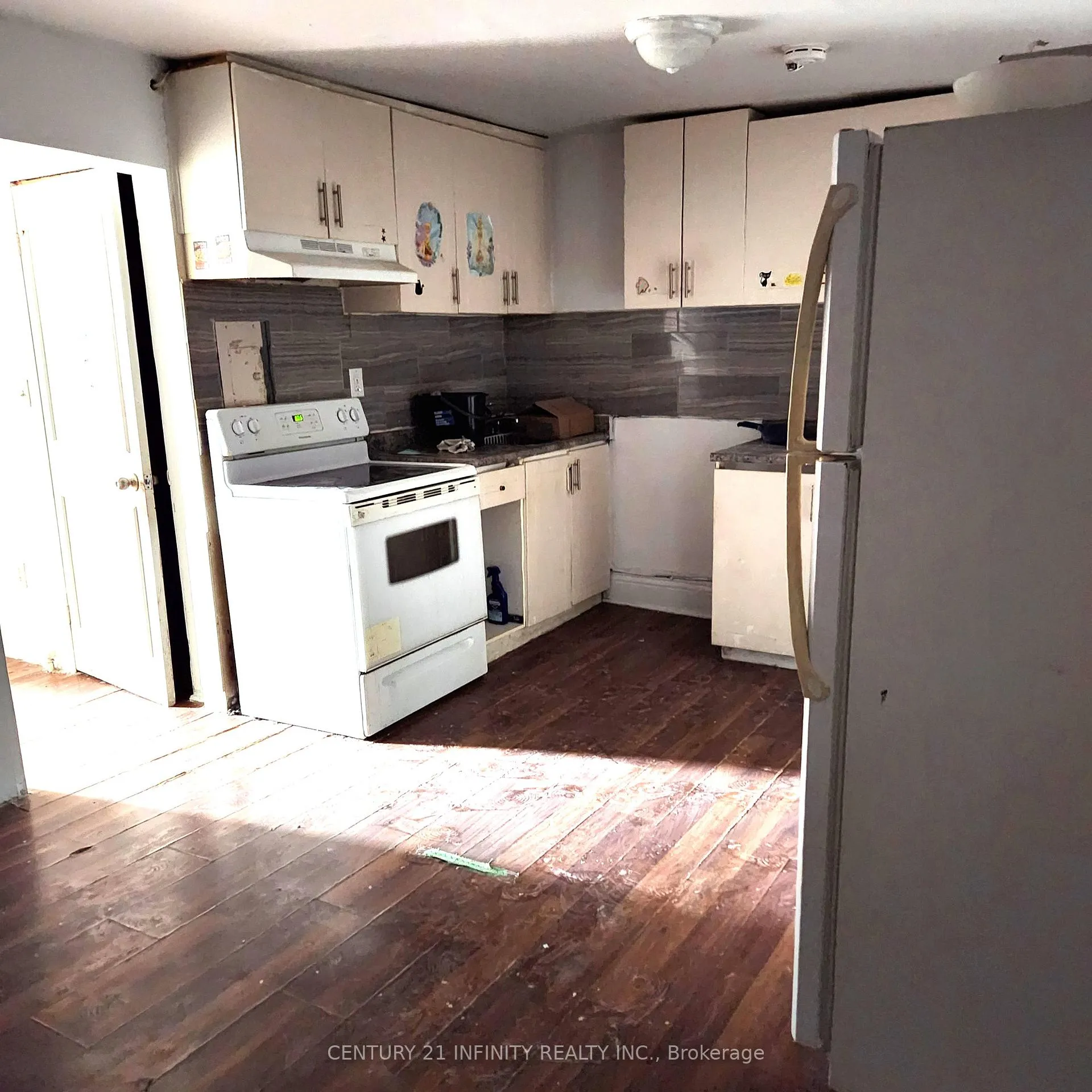Photo 1 of Unit 4, 134 Simcoe Street S, Oshawa, Central — HOMEH