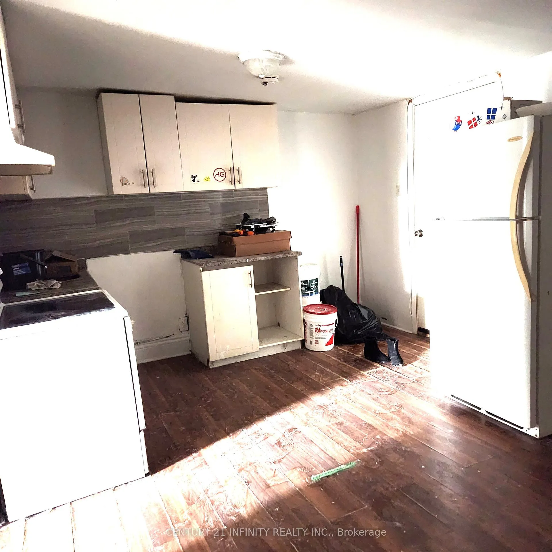 Photo 2 of Unit 4, 134 Simcoe Street S, Oshawa, Central — HOMEH