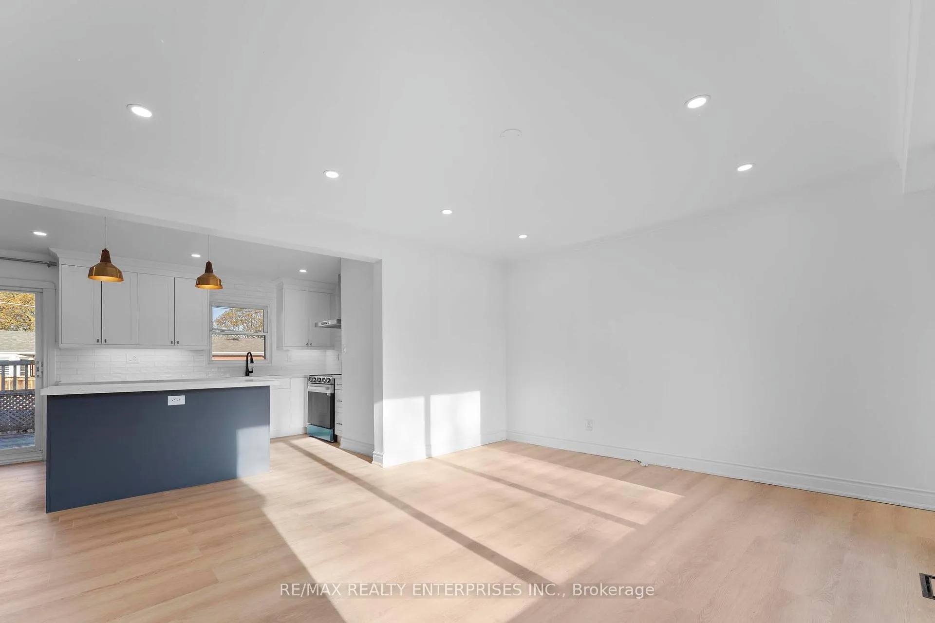 Photo 4 of 60 Wakelin Terrace, St. Catharines, Carlton/Bunting — HOMEH