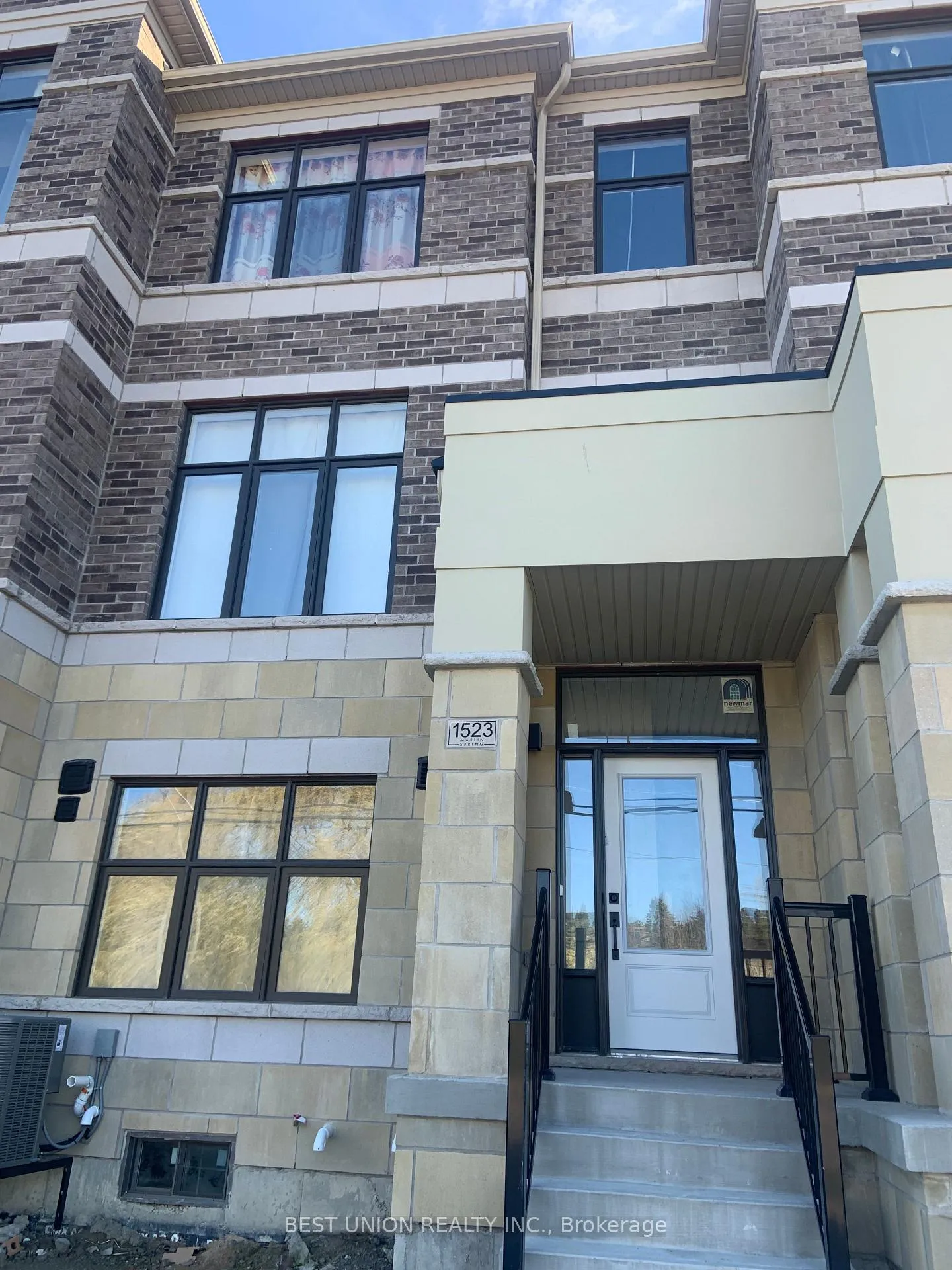 Front of 1523 19th Avenue