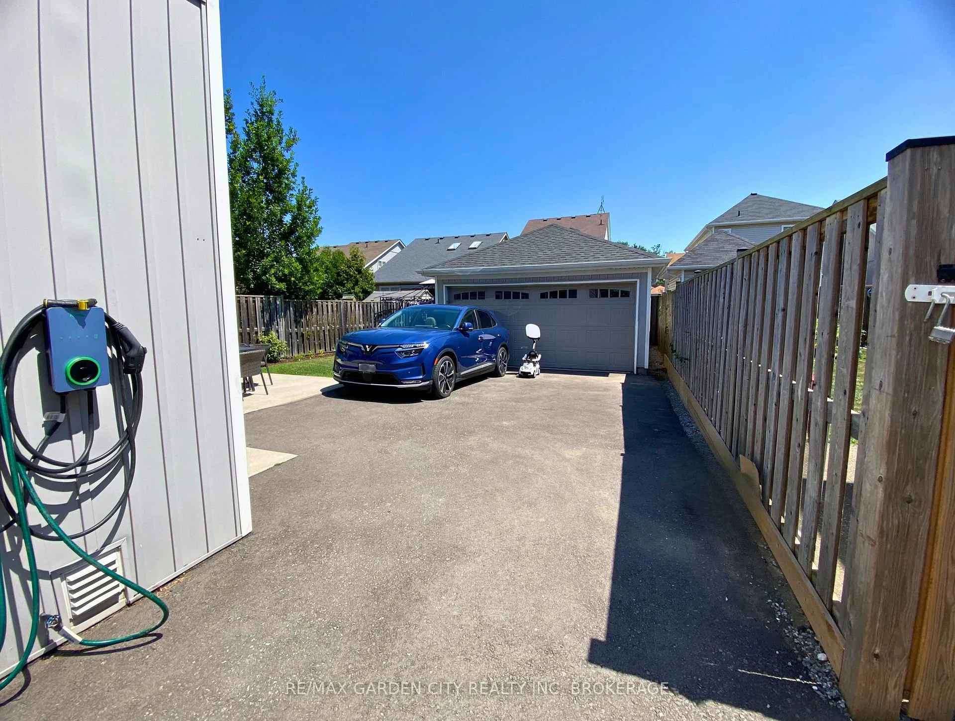 Photo 25 of 71 Chicory Crescent, St. Catharines, Haig — HOMEH