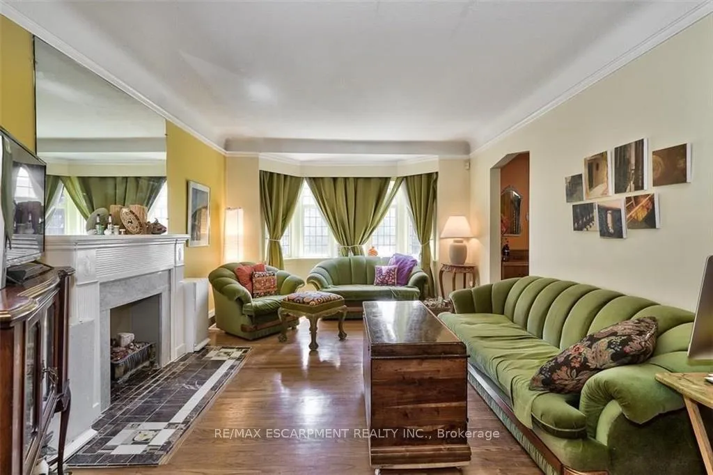 Photo 4 of 86 London Street S, Hamilton, Delta — HOMEH