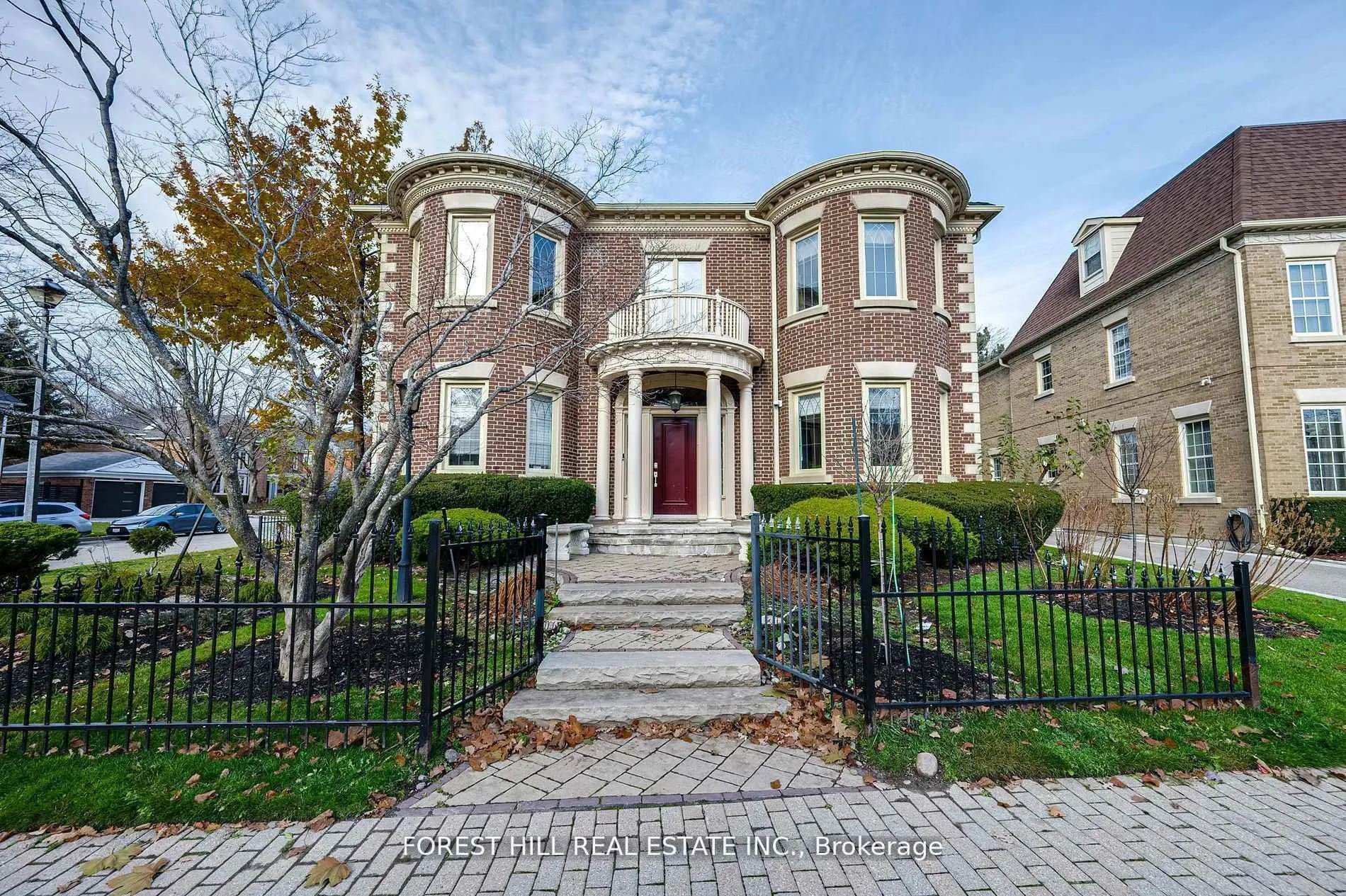 Photo 2 of 14 Willet Crescent, Richmond Hill, Devonsleigh — HOMEH
