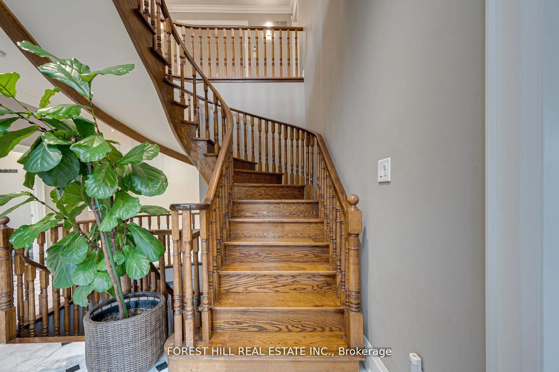 Photo 10 of 14 Willet Crescent, Richmond Hill, Devonsleigh — HOMEH
