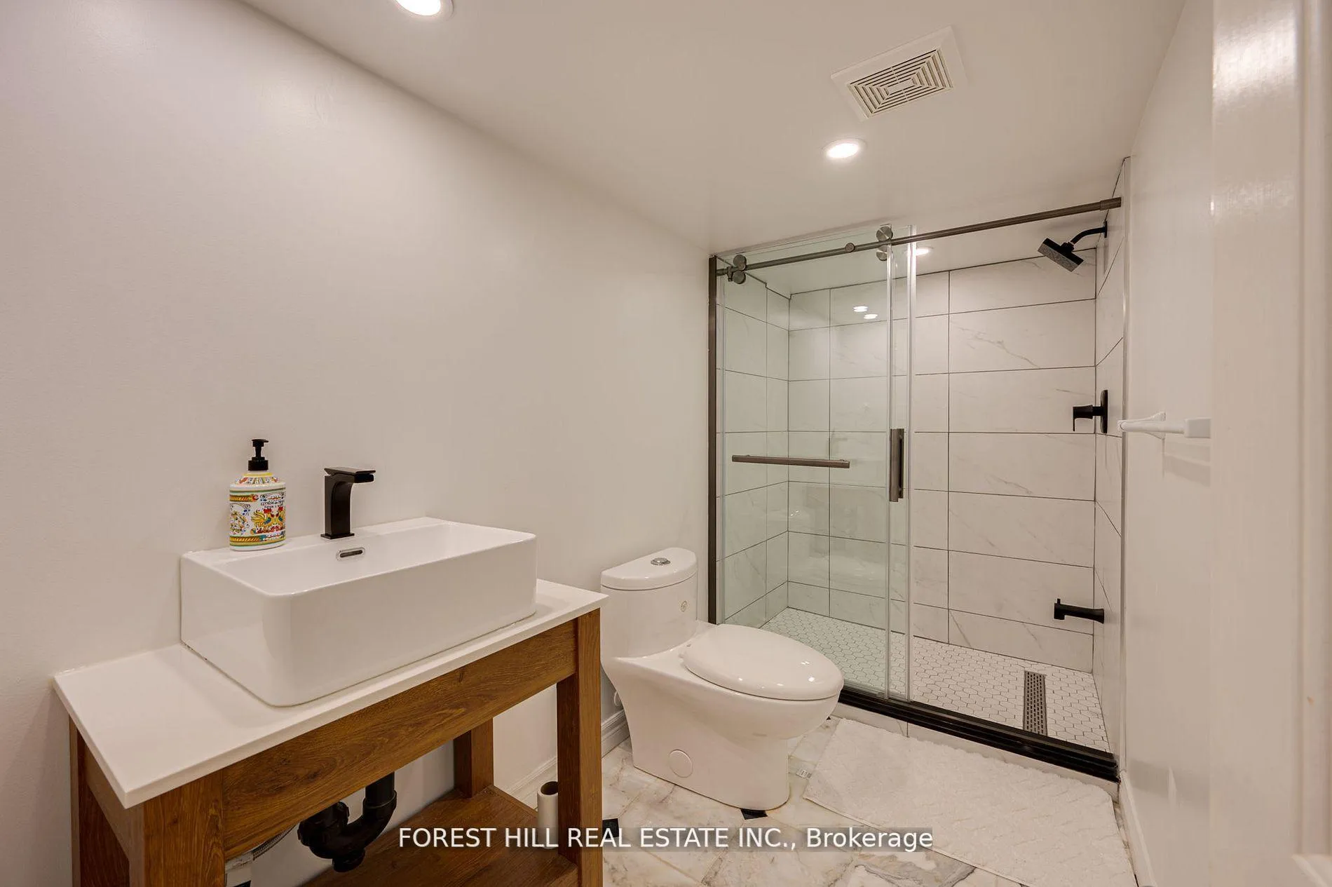 Photo 23 of 14 Willet Crescent, Richmond Hill, Devonsleigh — HOMEH