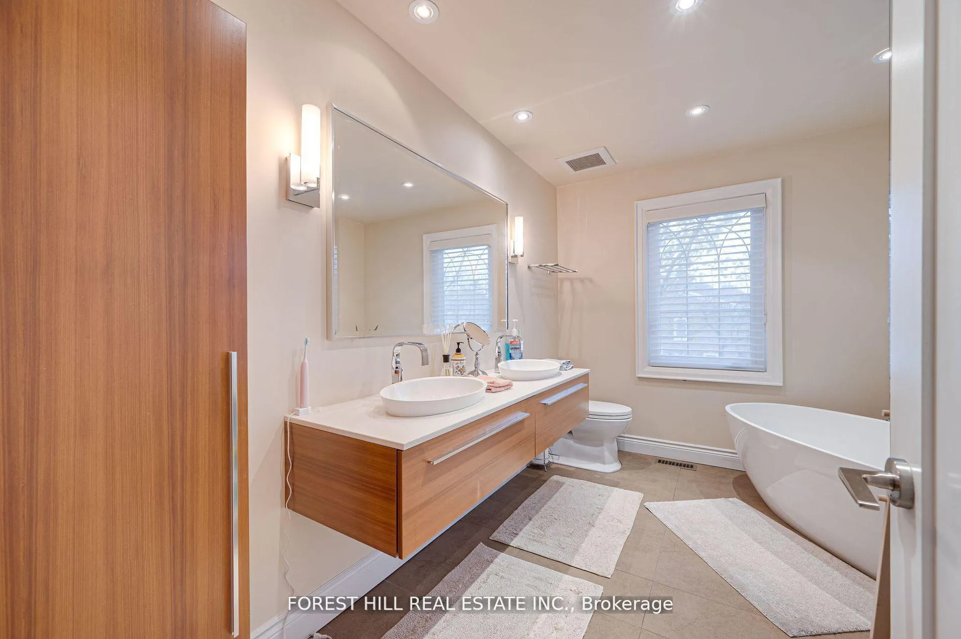 Photo 37 of 14 Willet Crescent, Richmond Hill, Devonsleigh — HOMEH