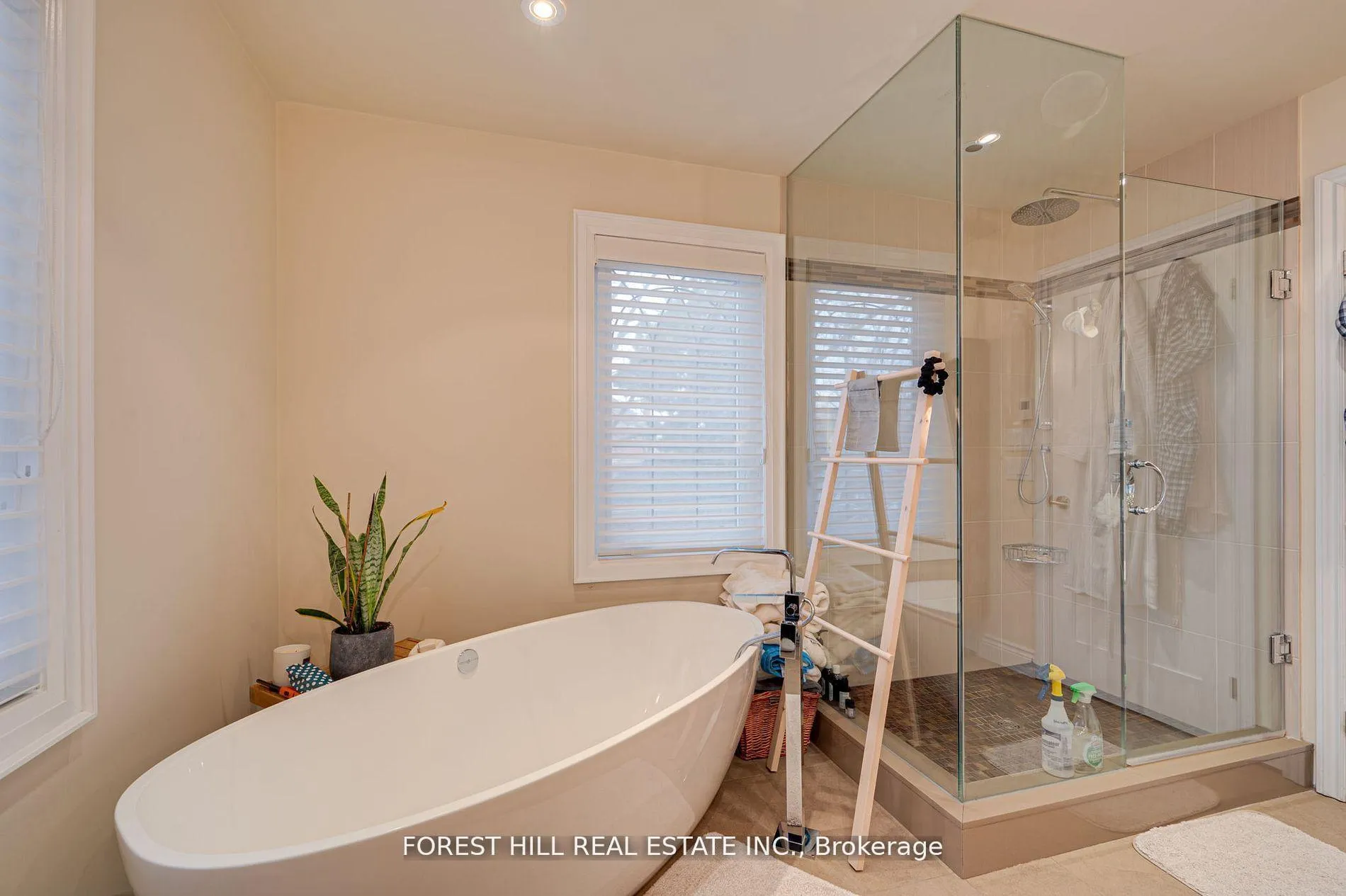 Photo 38 of 14 Willet Crescent, Richmond Hill, Devonsleigh — HOMEH