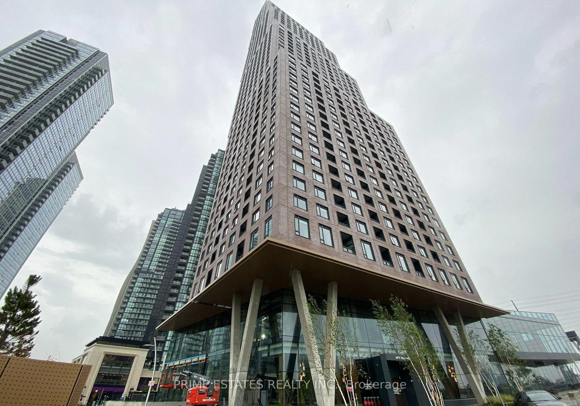 Photo 1 of Unit 4408, 2920 Highway 7, Vaughan, Concord — HOMEH