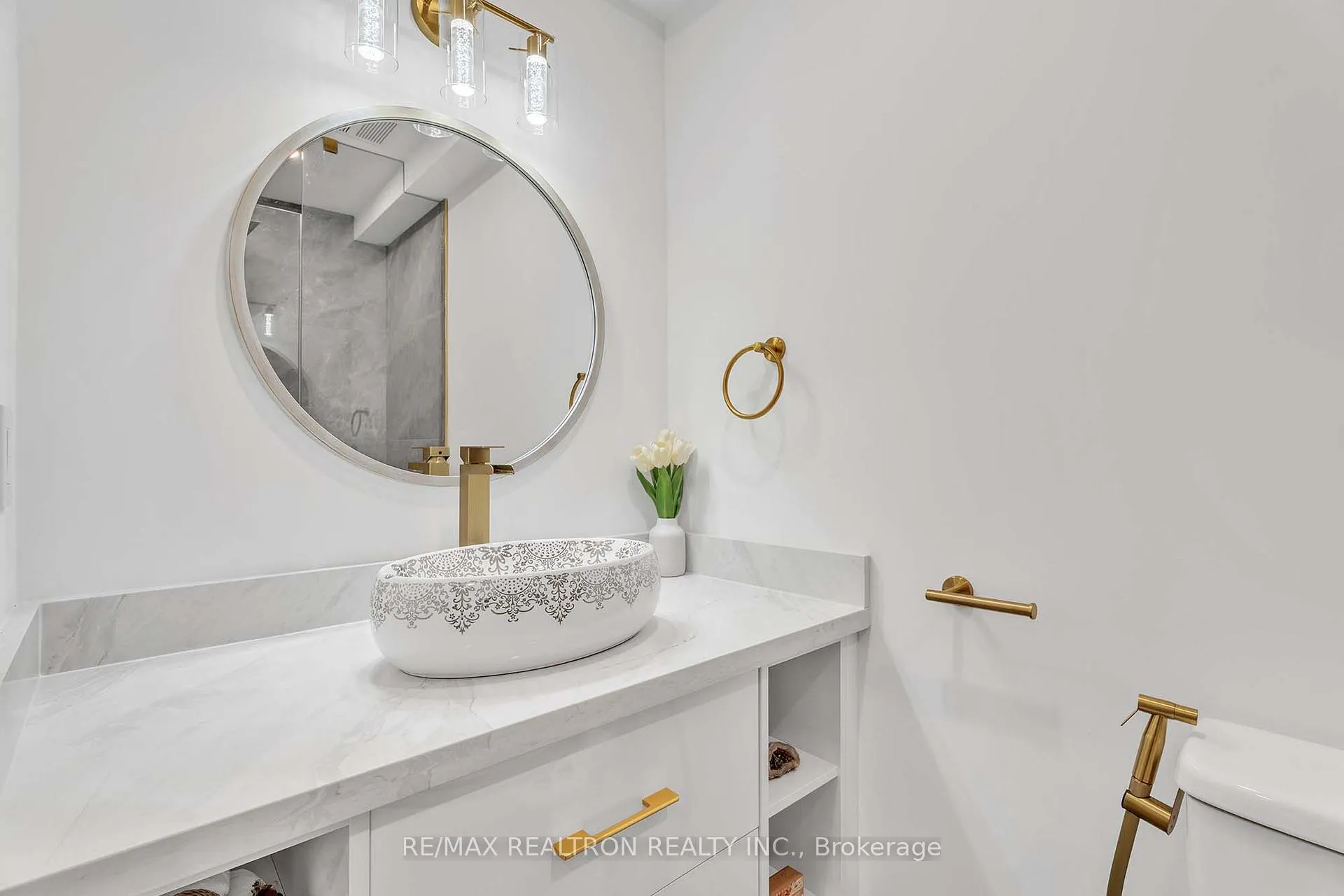 Photo 8 of 307 Milestone Crescent, Aurora, Aurora Village — HOMEH