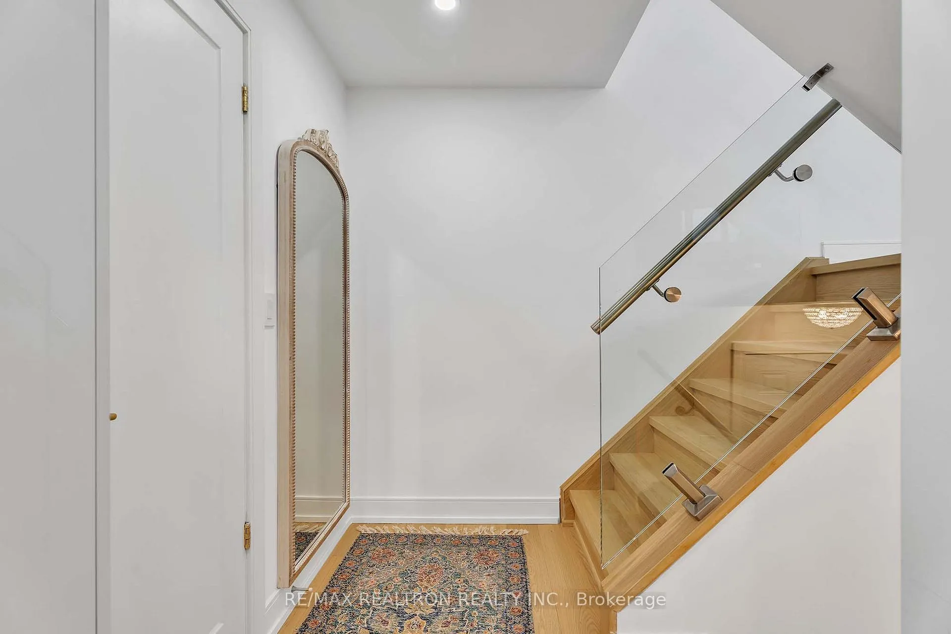 Photo 18 of 307 Milestone Crescent, Aurora, Aurora Village — HOMEH