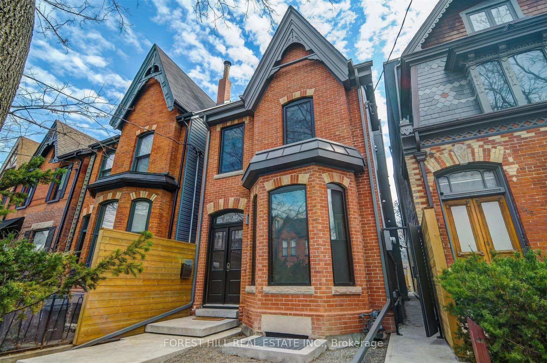 Front of Unit 1, 117 Robert Street