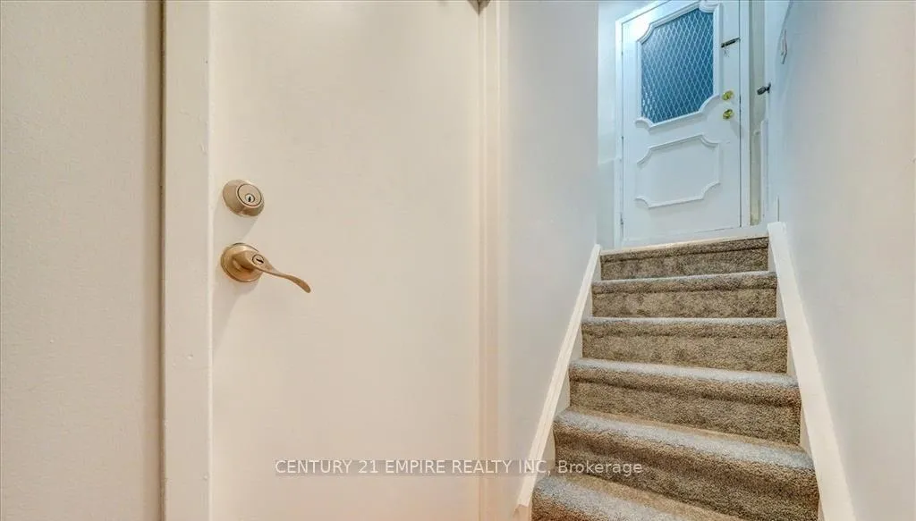 Photo 3 of 34 Ducatel Crescent, Ajax, Central — HOMEH
