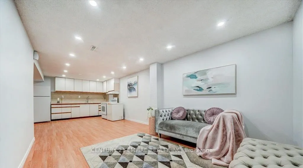 Photo 7 of 34 Ducatel Crescent, Ajax, Central — HOMEH